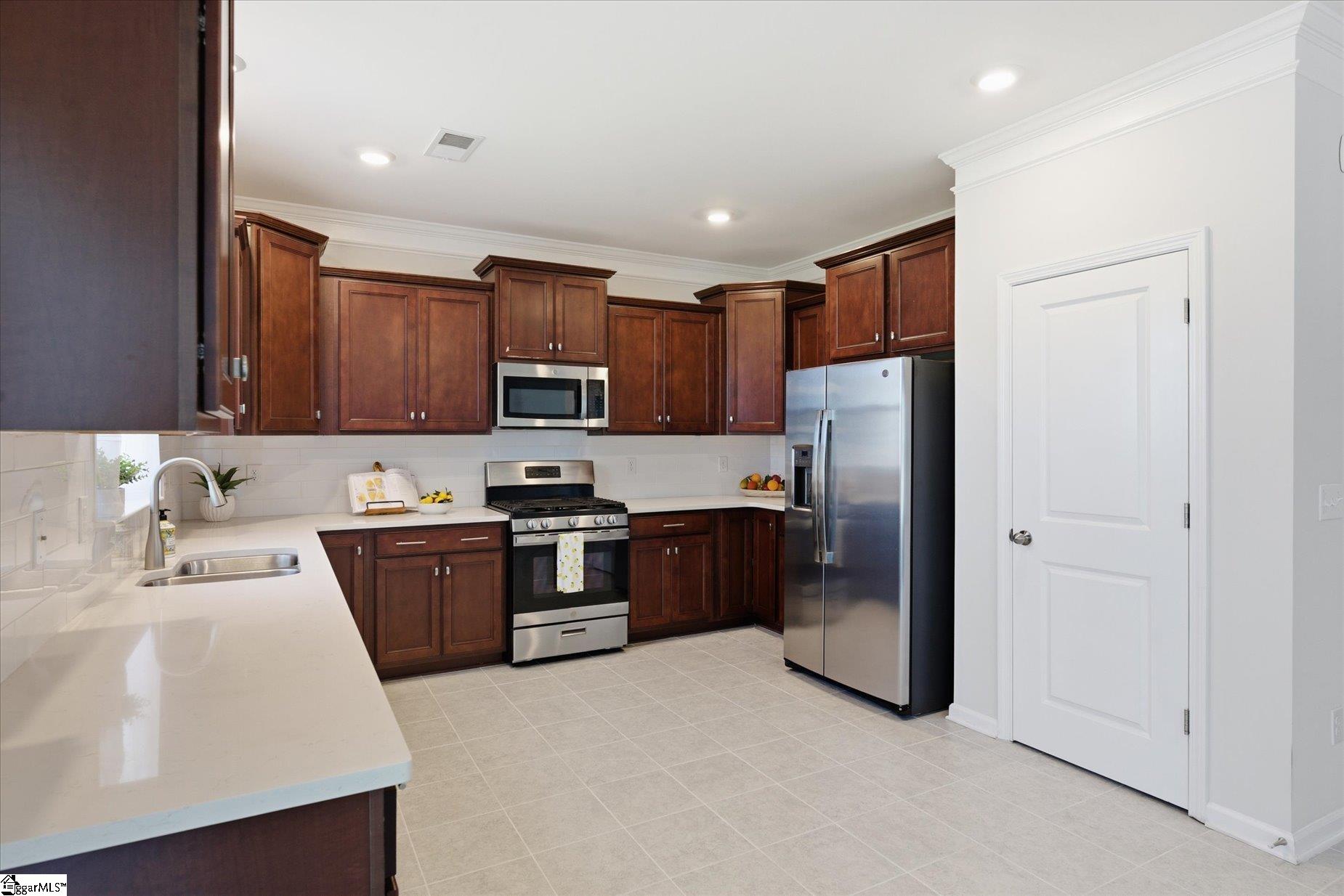 216 Nearmeadows Way Simpsonville, SC 29681