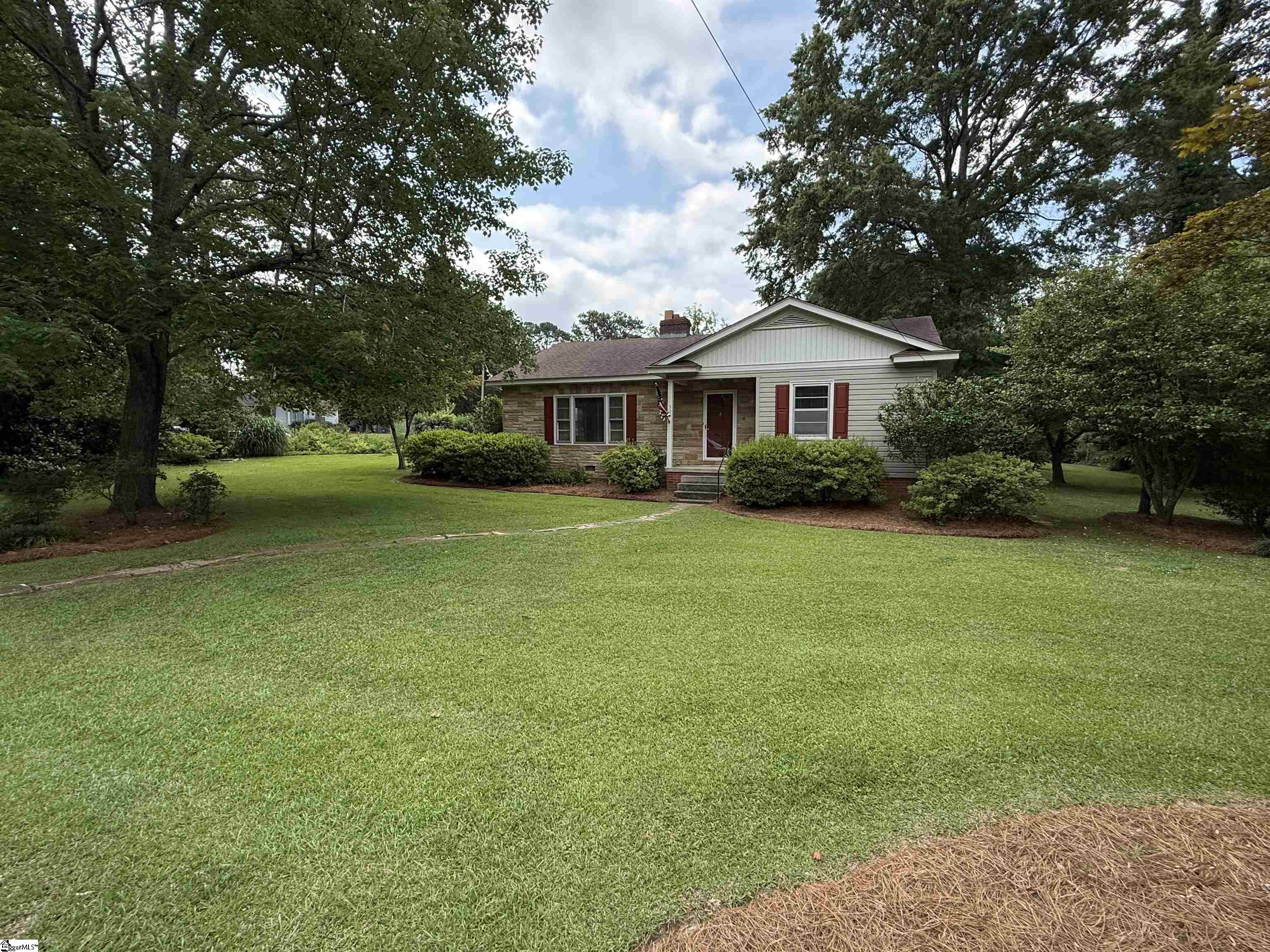 301 Pine Street Clinton, SC 29325