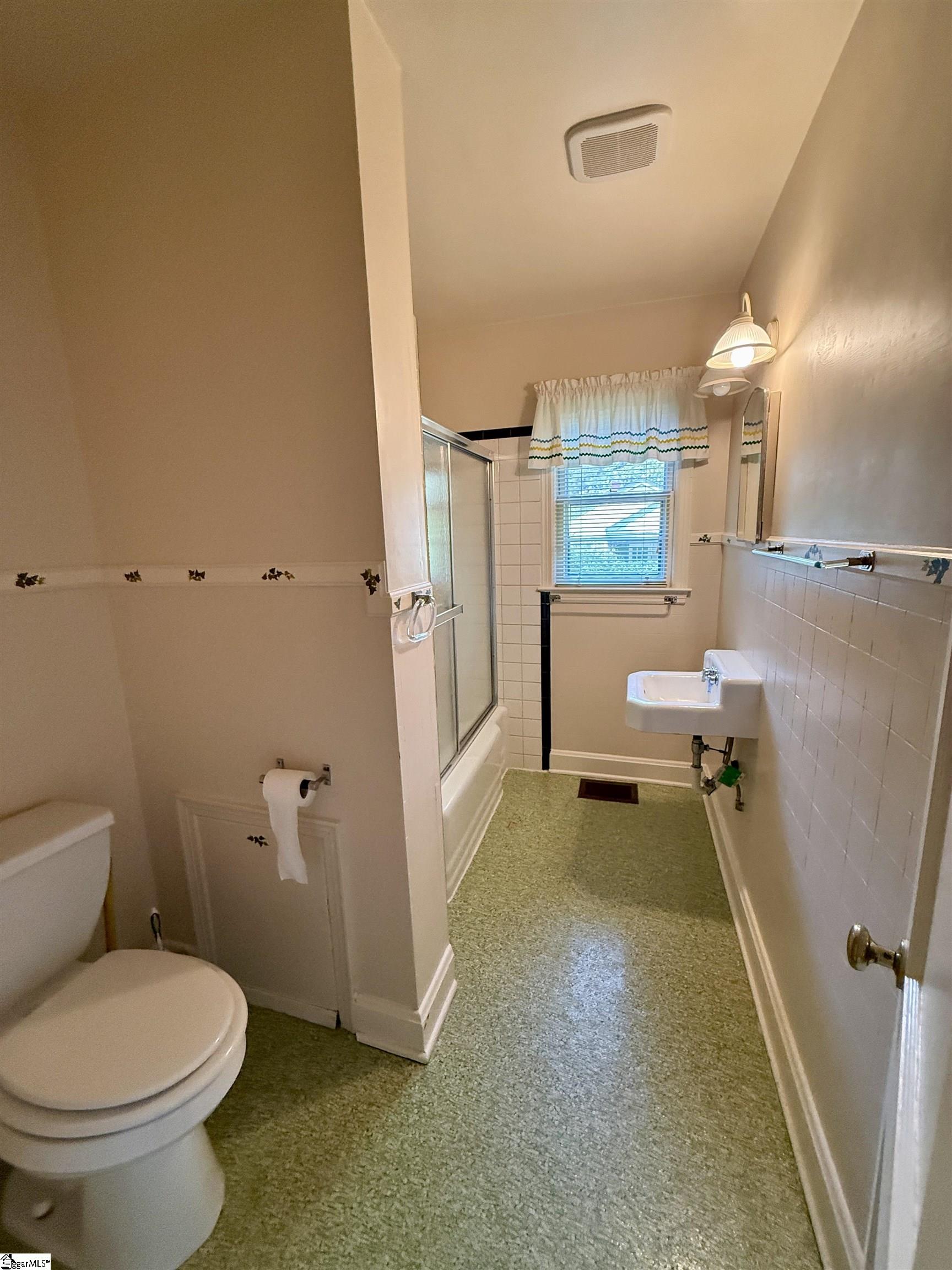 301 Pine Street Clinton, SC 29325