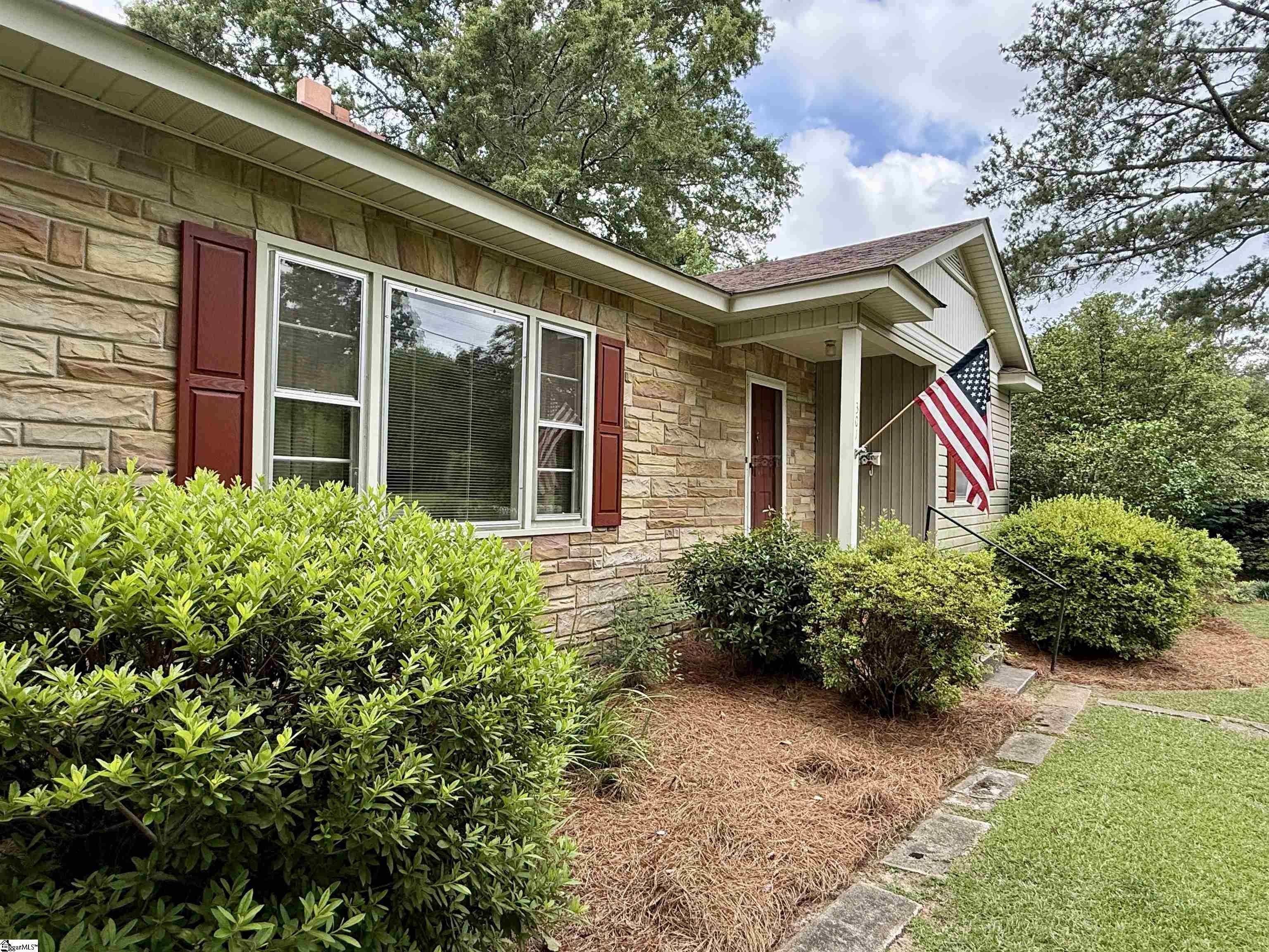 301 Pine Street Clinton, SC 29325