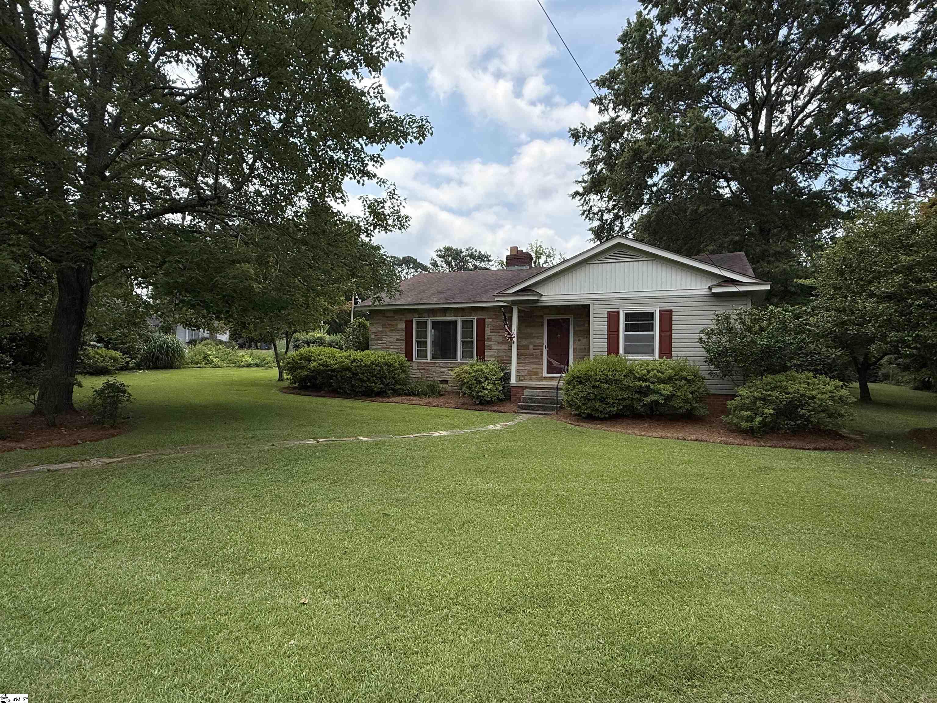301 Pine Street Clinton, SC 29325