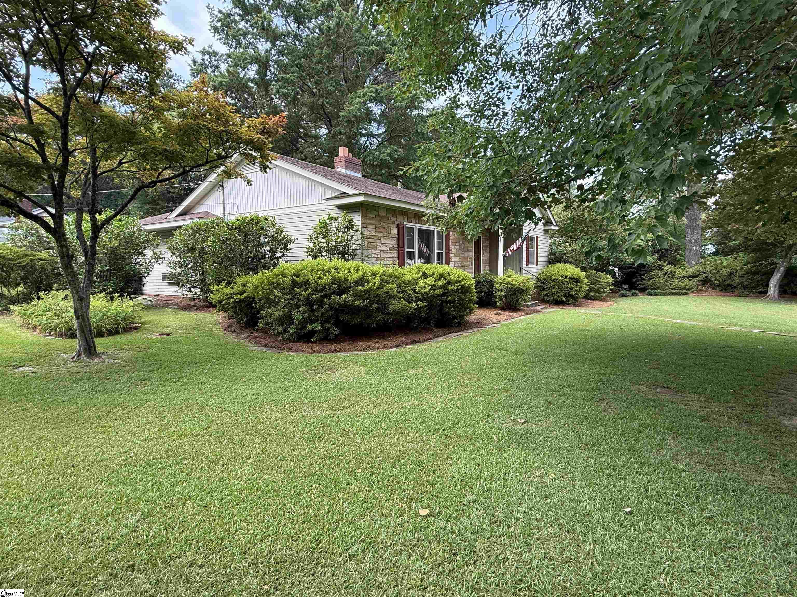 301 Pine Street Clinton, SC 29325
