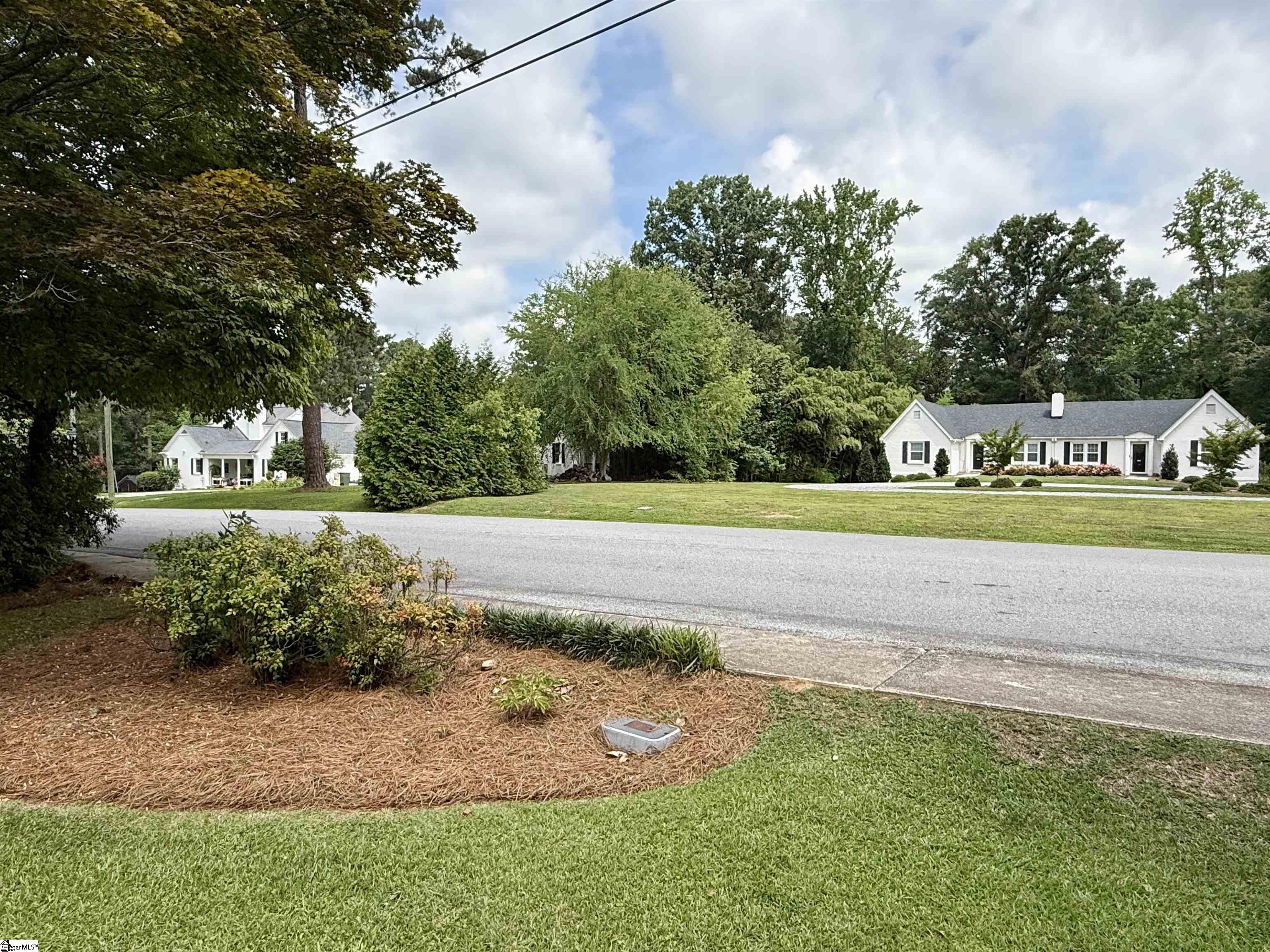 301 Pine Street Clinton, SC 29325