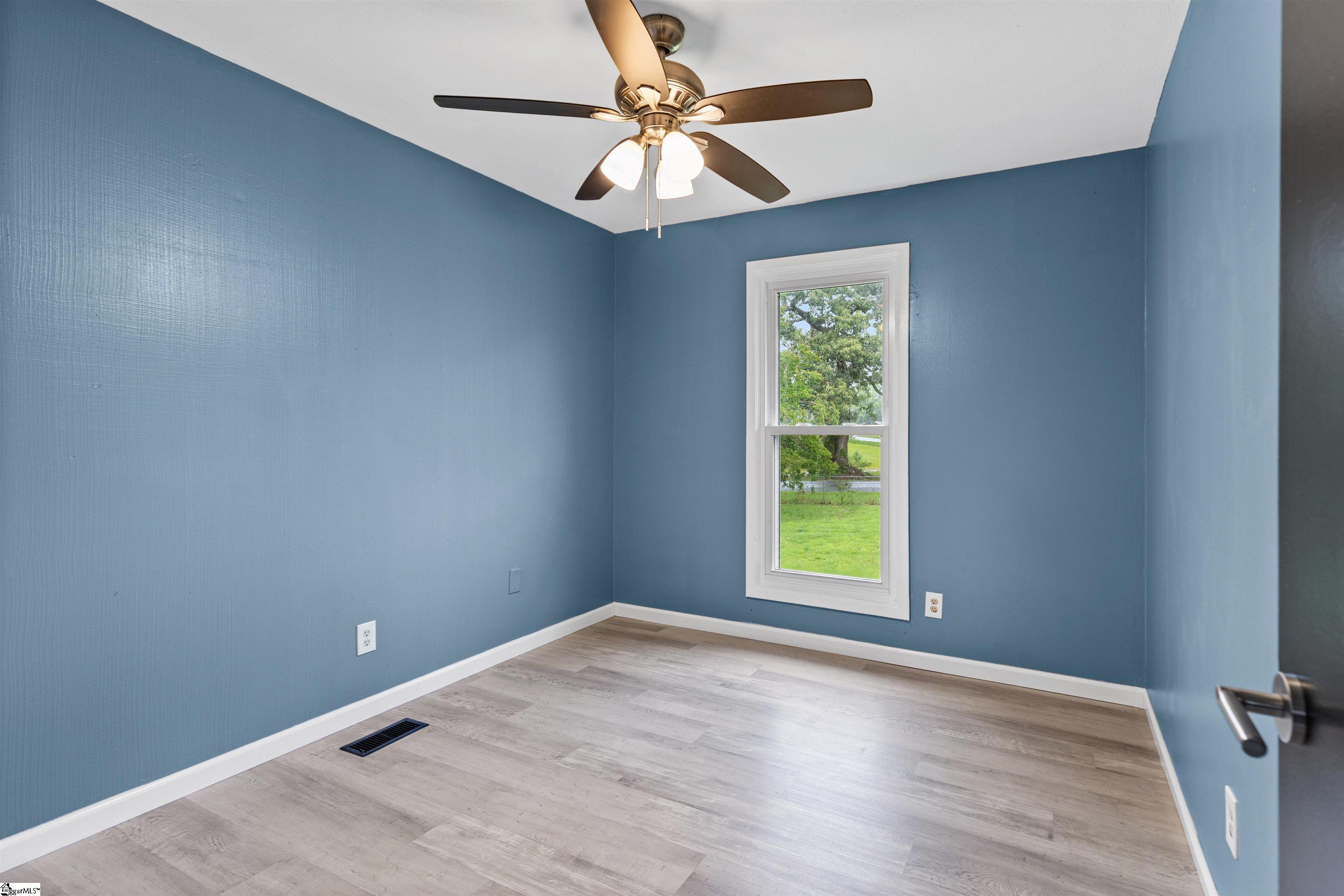1302 Wham Lawn Road Gray Court, SC 29645-8869