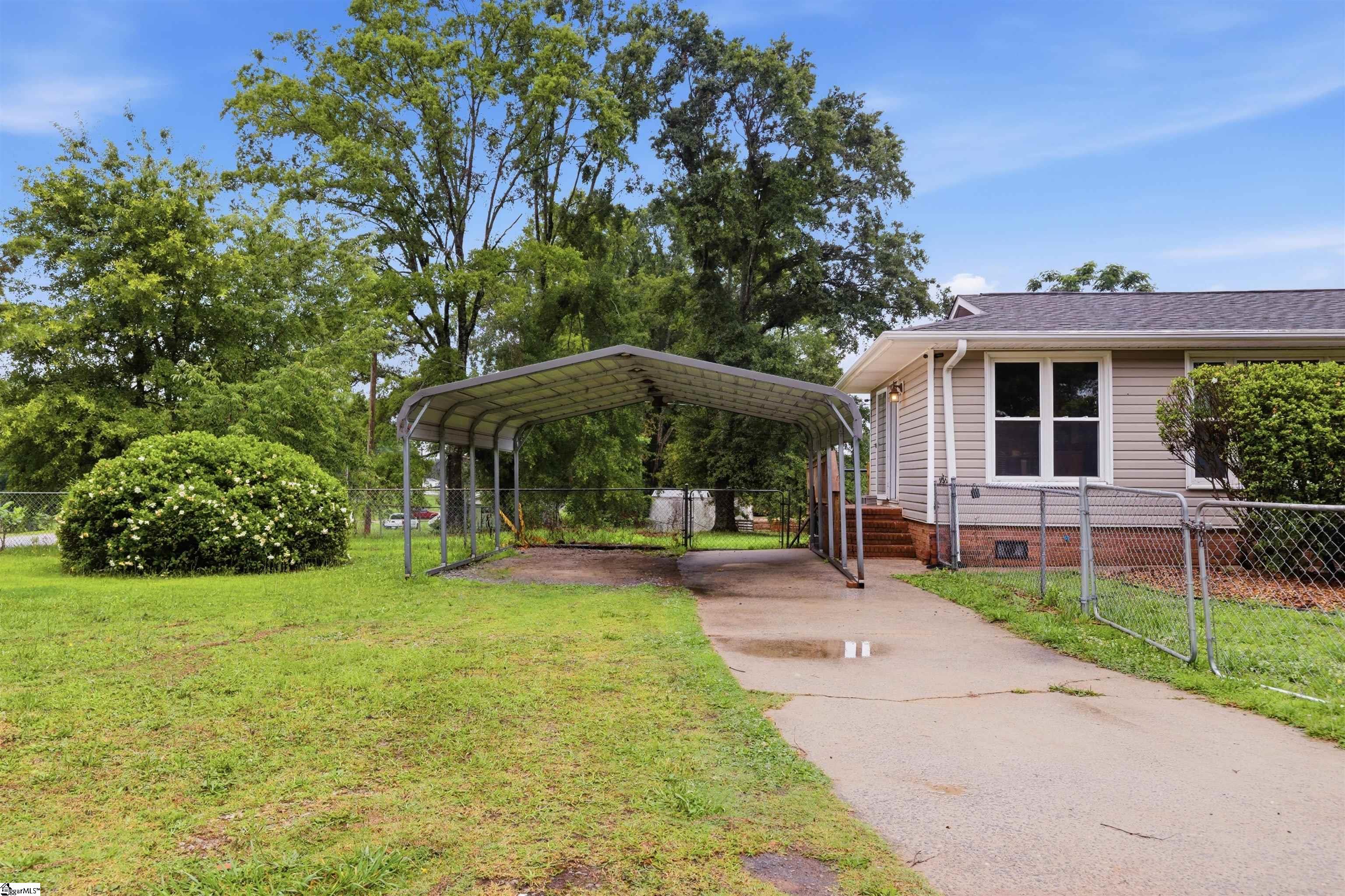 1302 Wham Lawn Road Gray Court, SC 29645-8869