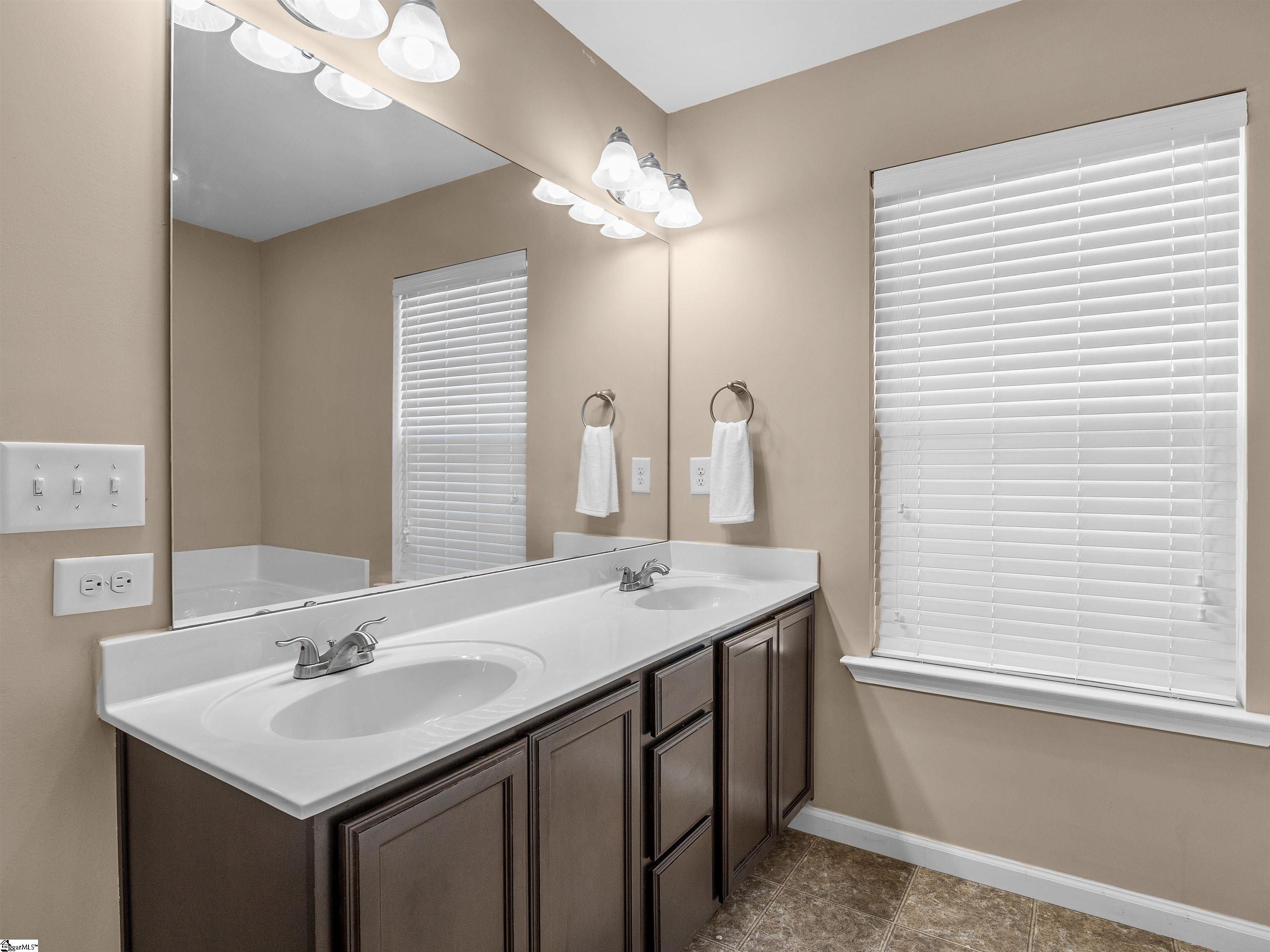 2520 Linmar Circle Anderson, SC 29621