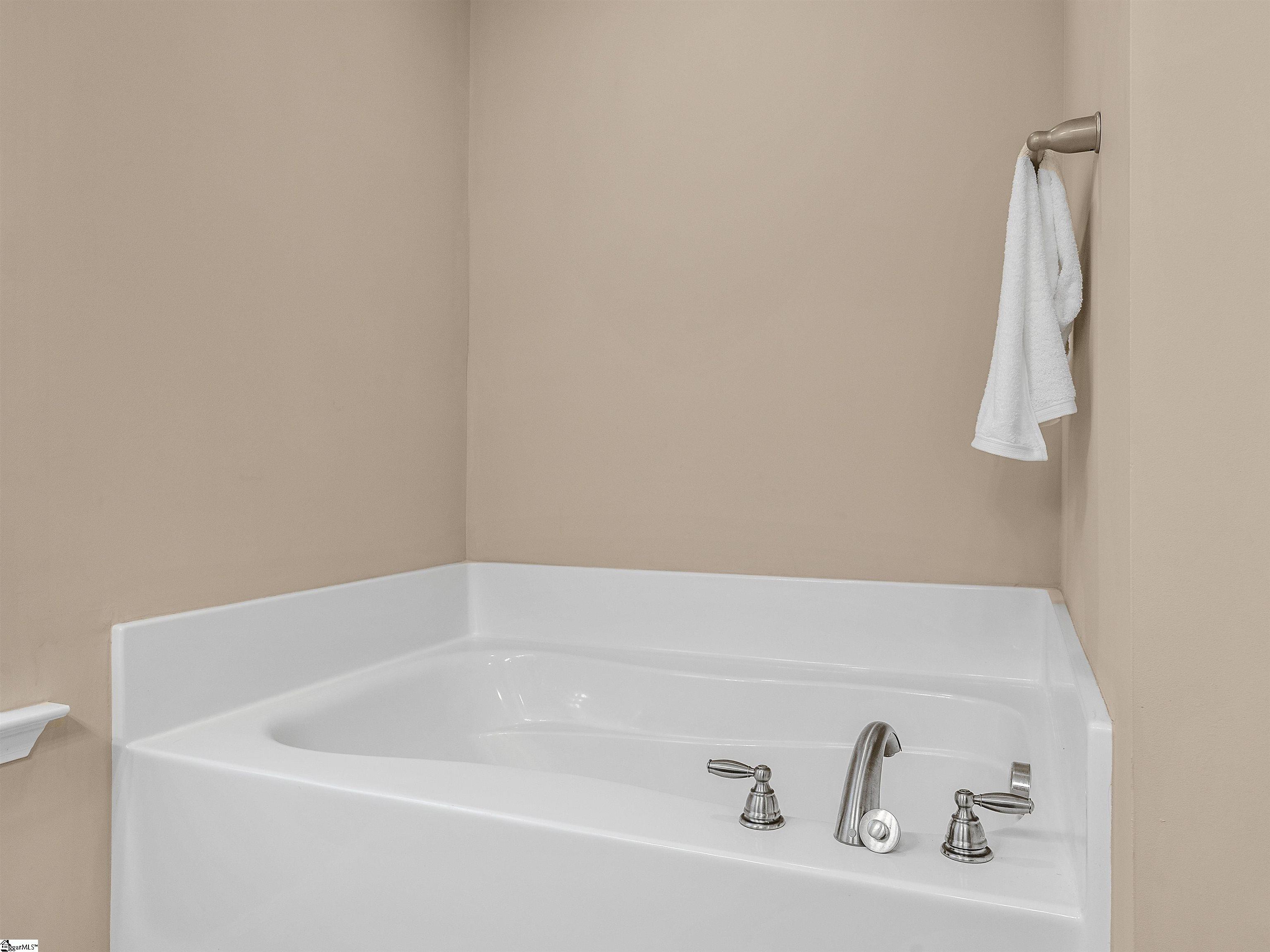 2520 Linmar Circle Anderson, SC 29621