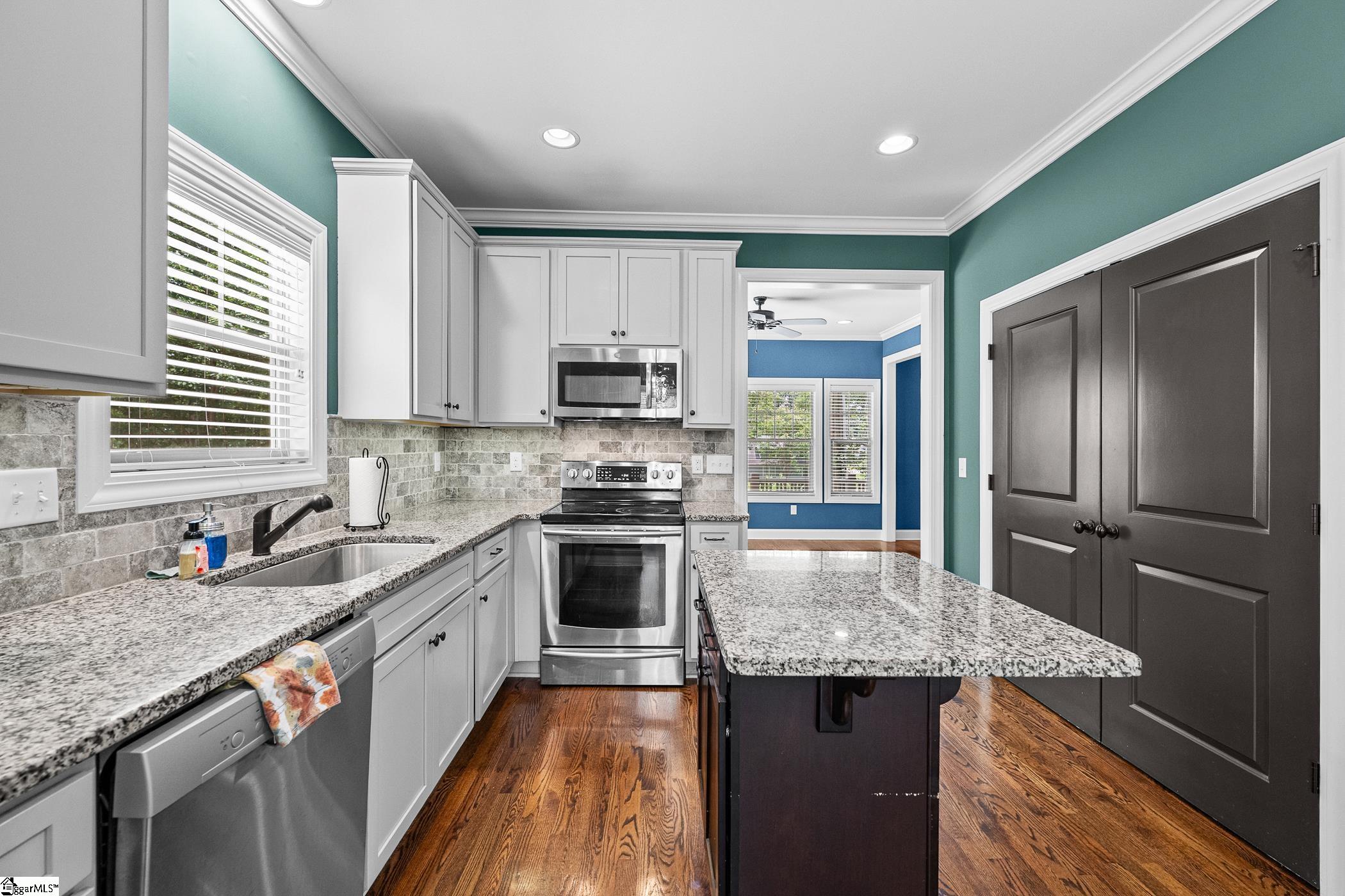 23 Hillside Circle Greenville, SC 29607