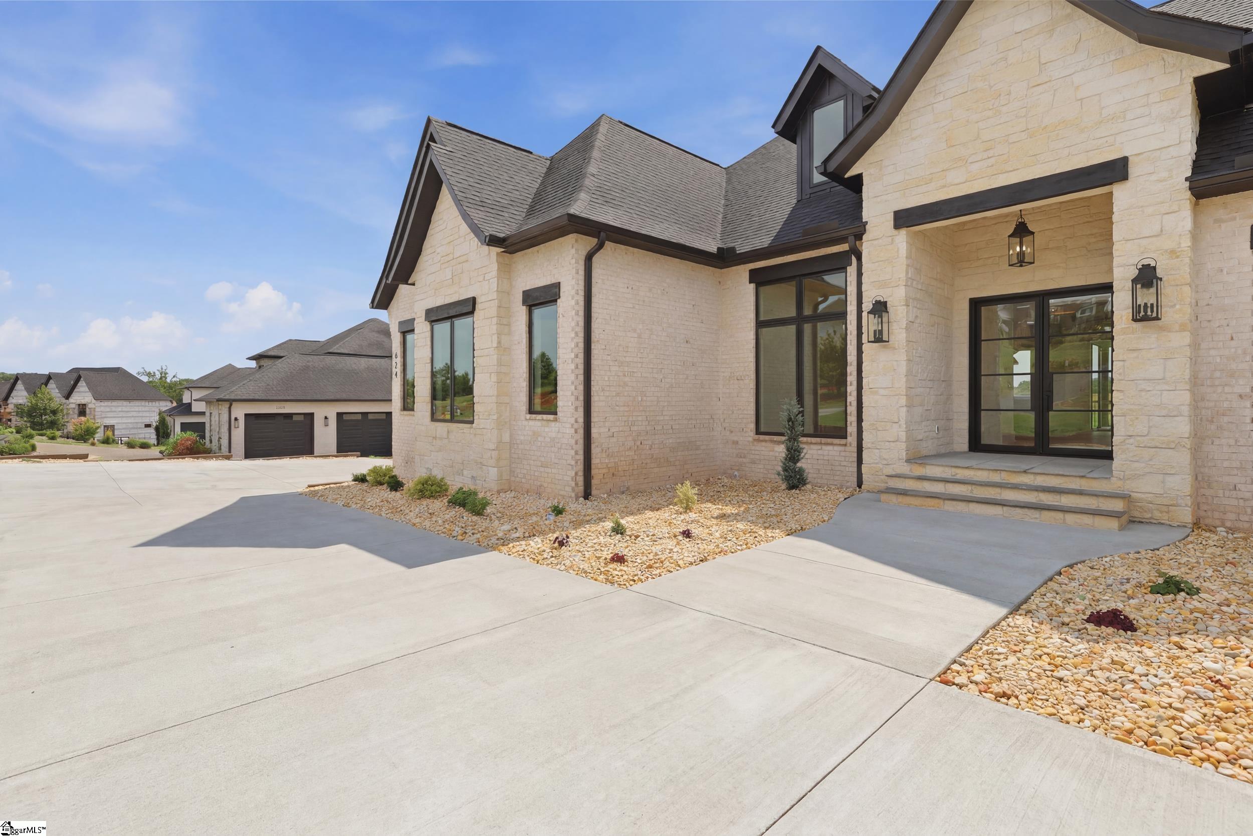 624 Monfret Court Moore, SC 29369