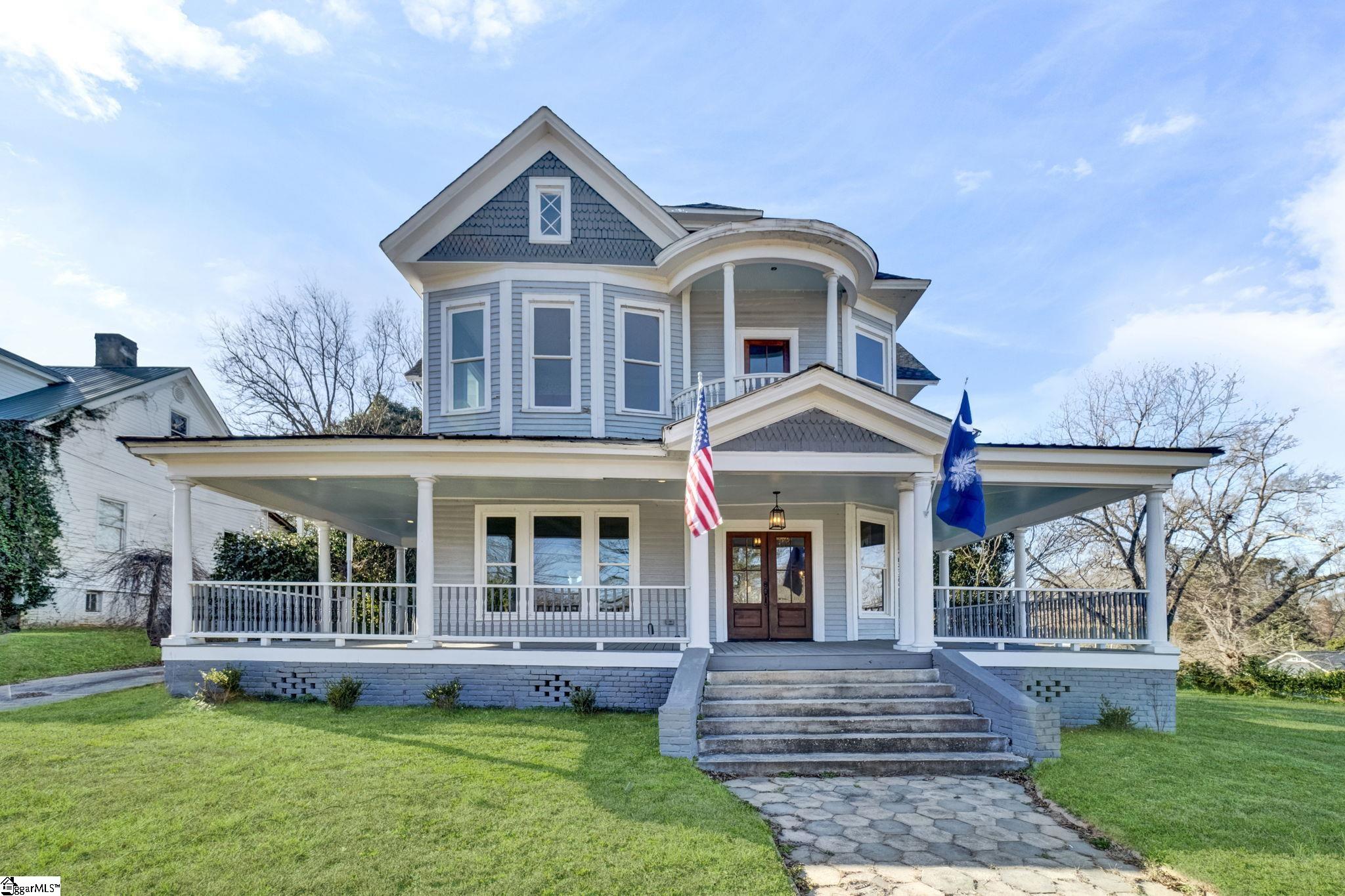 522 S Harper Street Laurens, SC 29360