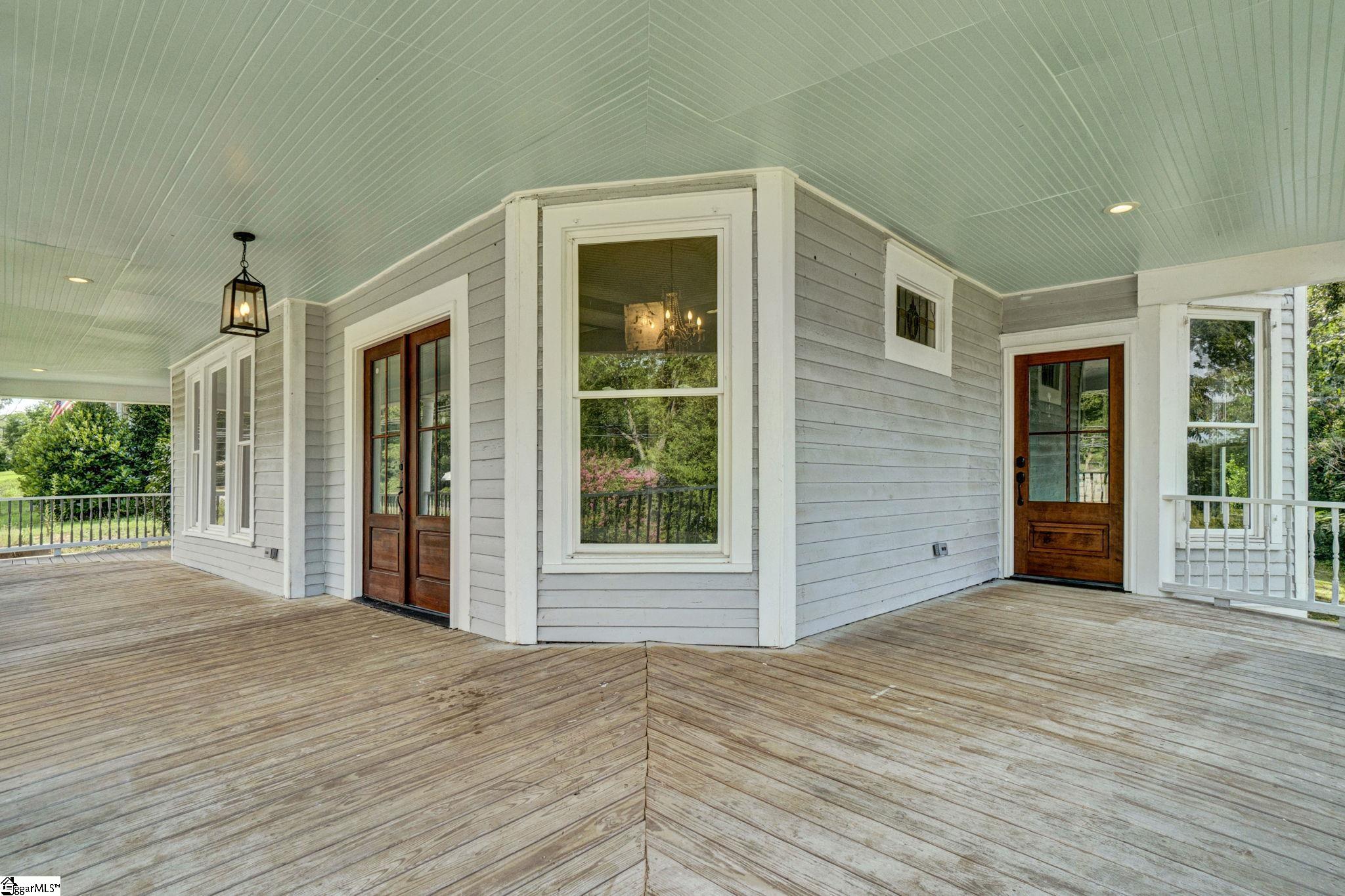 522 S Harper Street Laurens, SC 29360