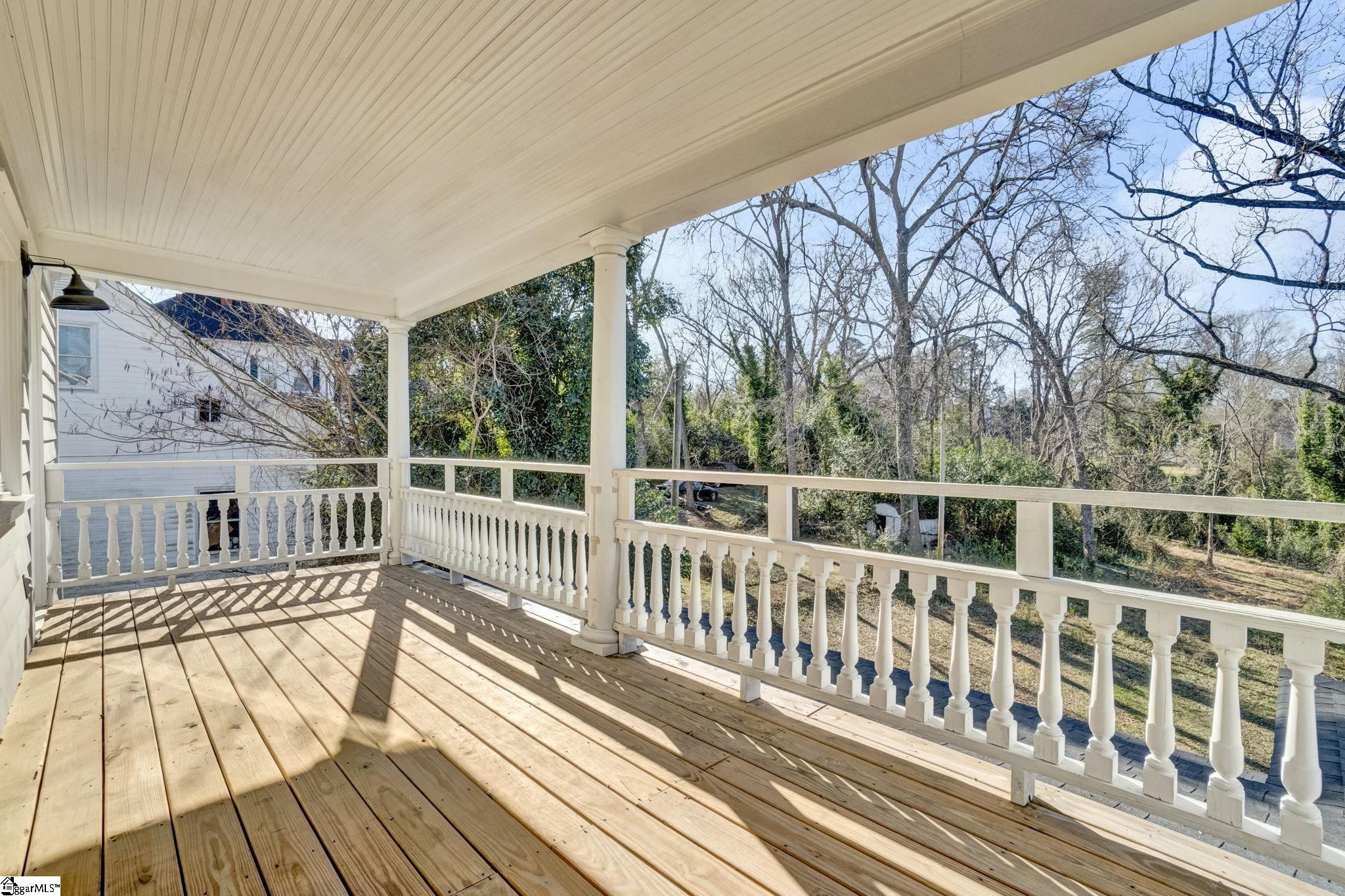 522 S Harper Street Laurens, SC 29360