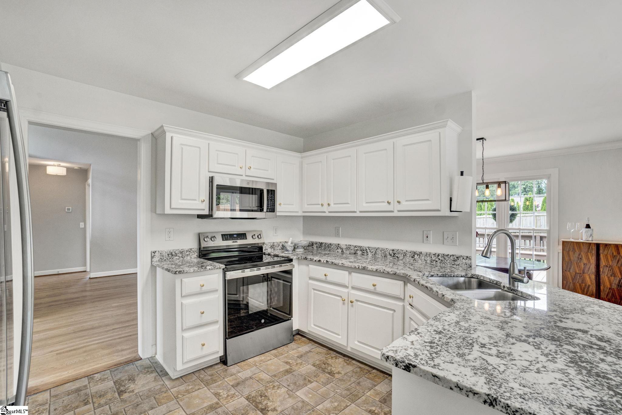 9 Mountainside Way Greenville, SC 29609