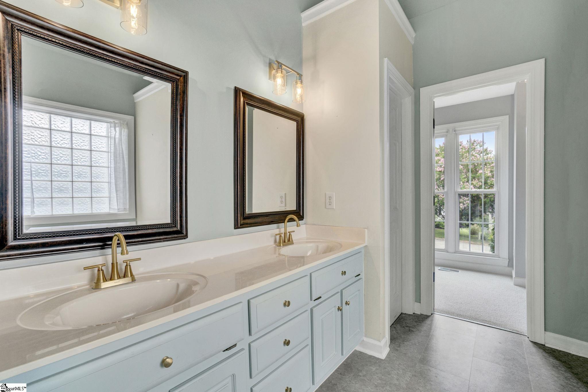 9 Mountainside Way Greenville, SC 29609