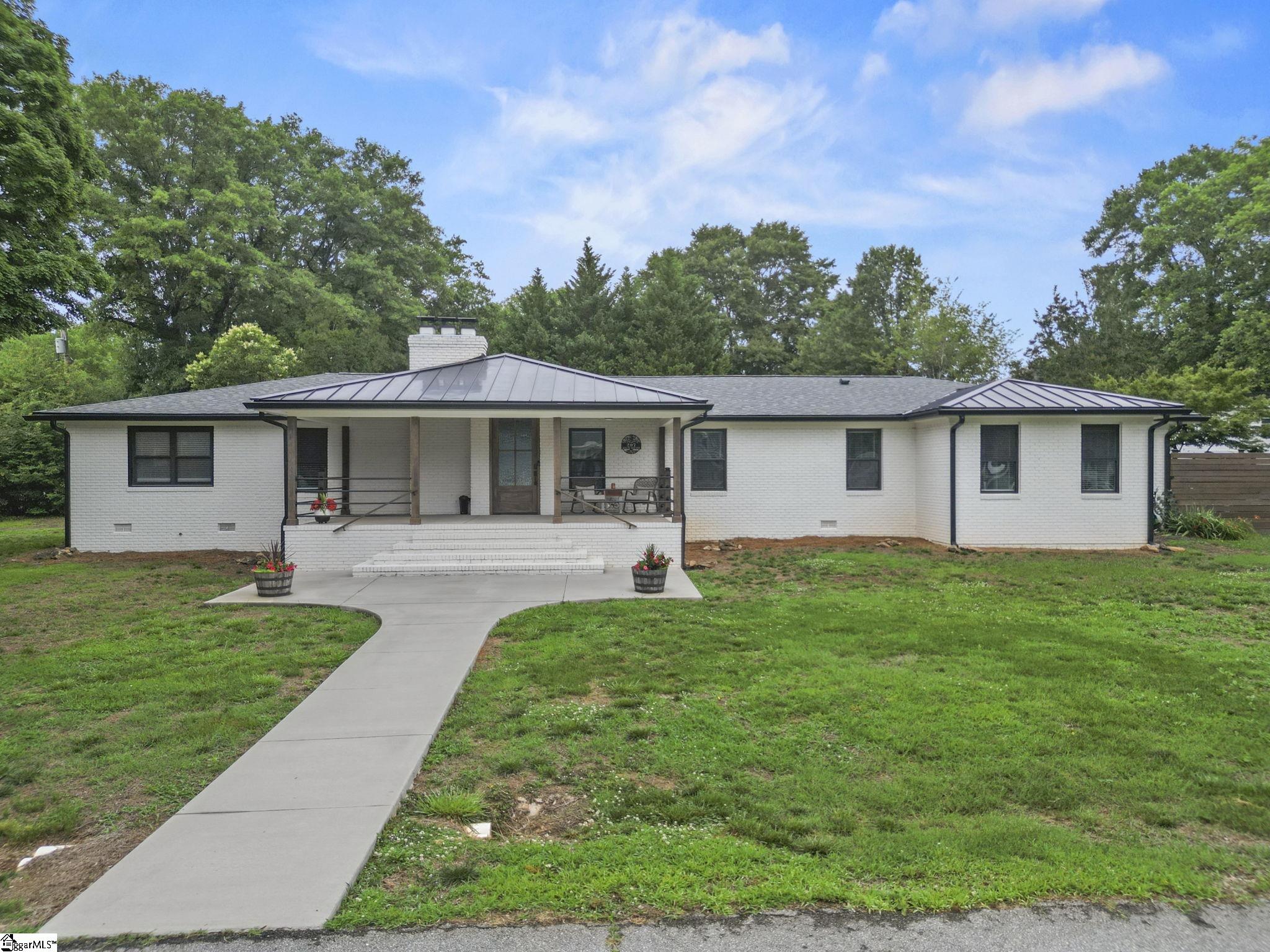 207 Oates Avenue Easley, SC 29640