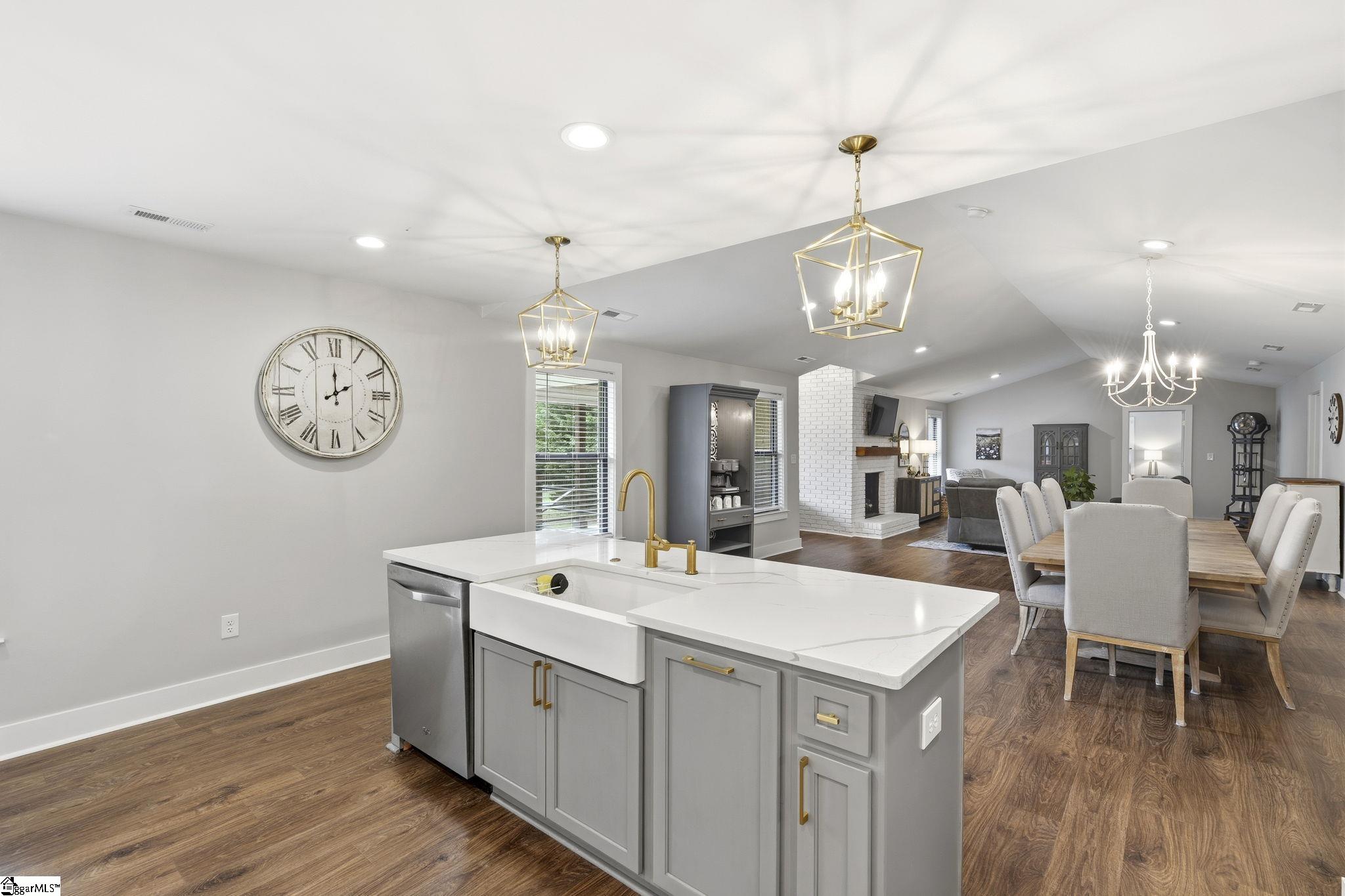 207 Oates Avenue Easley, SC 29640