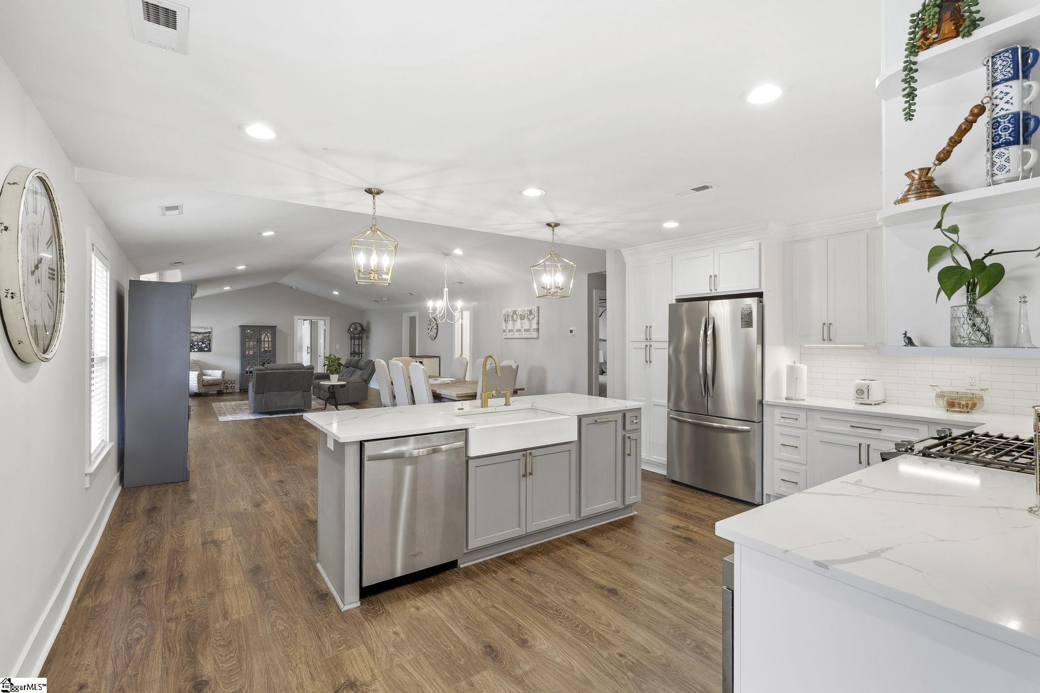 207 Oates Avenue Easley, SC 29640