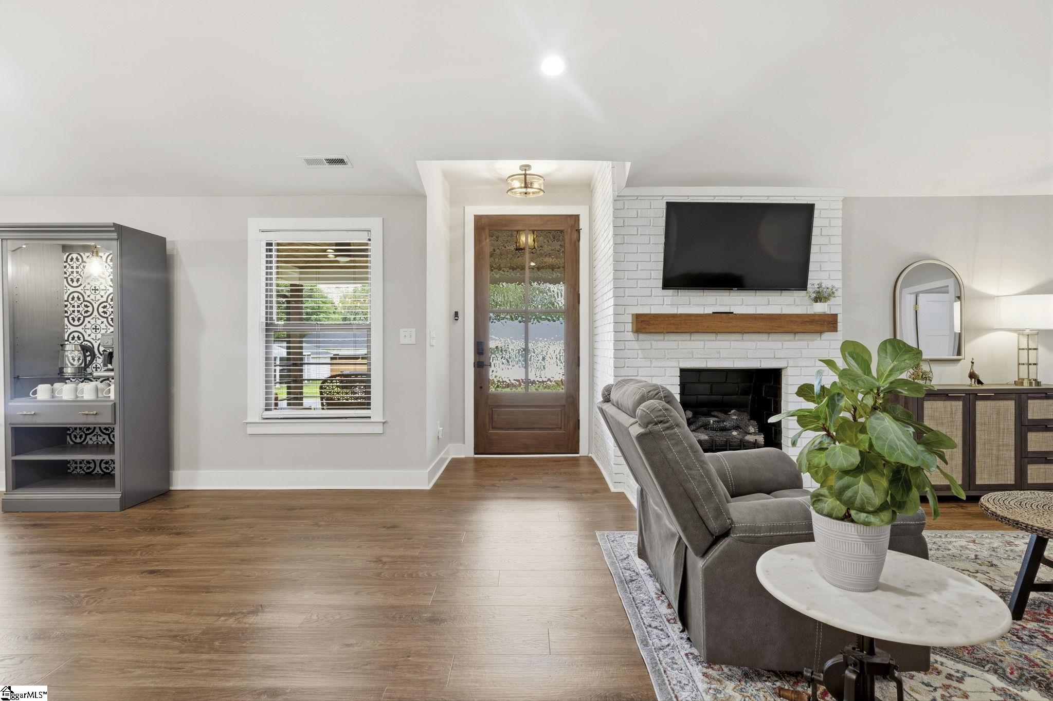 207 Oates Avenue Easley, SC 29640
