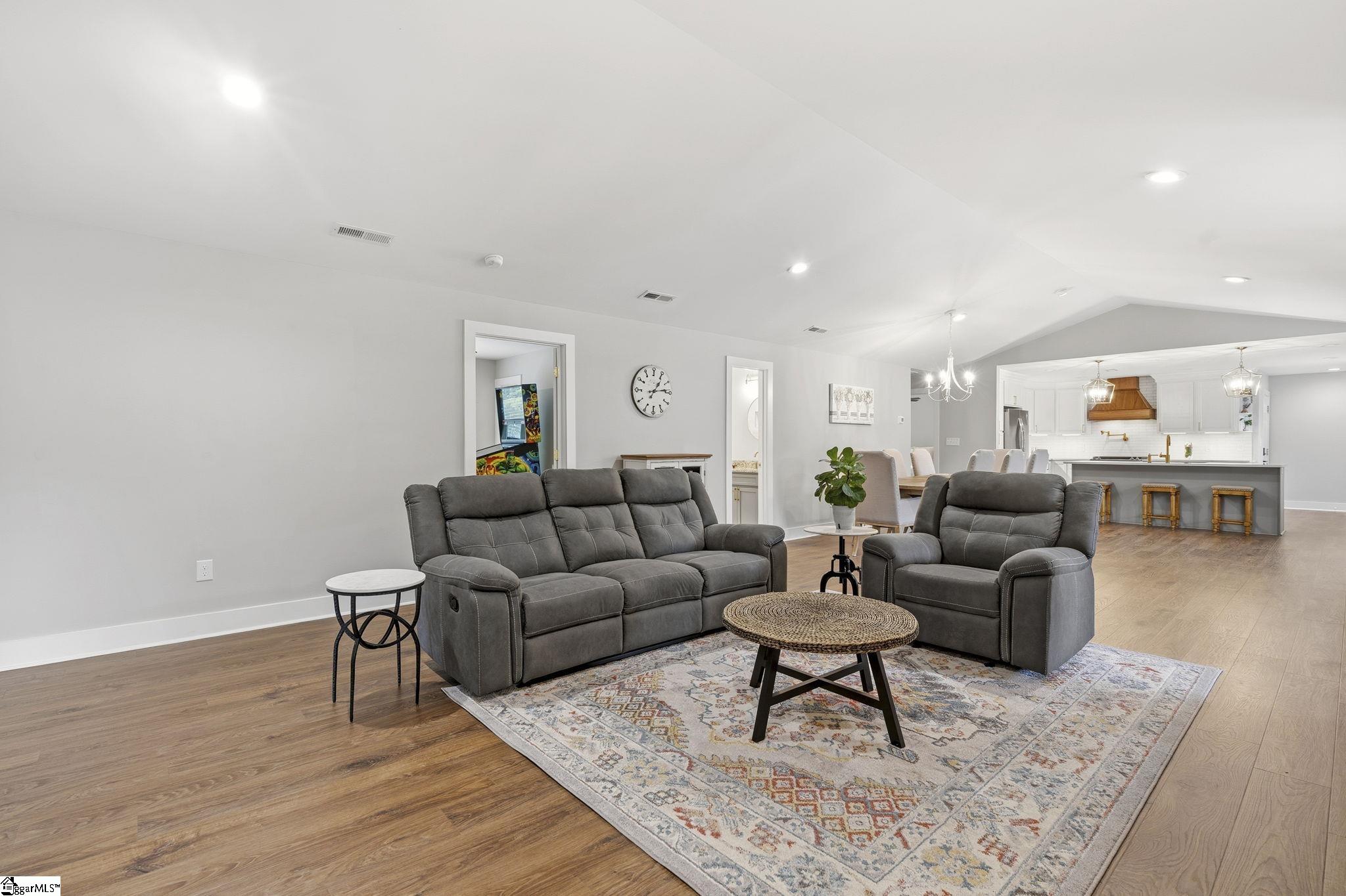 207 Oates Avenue Easley, SC 29640