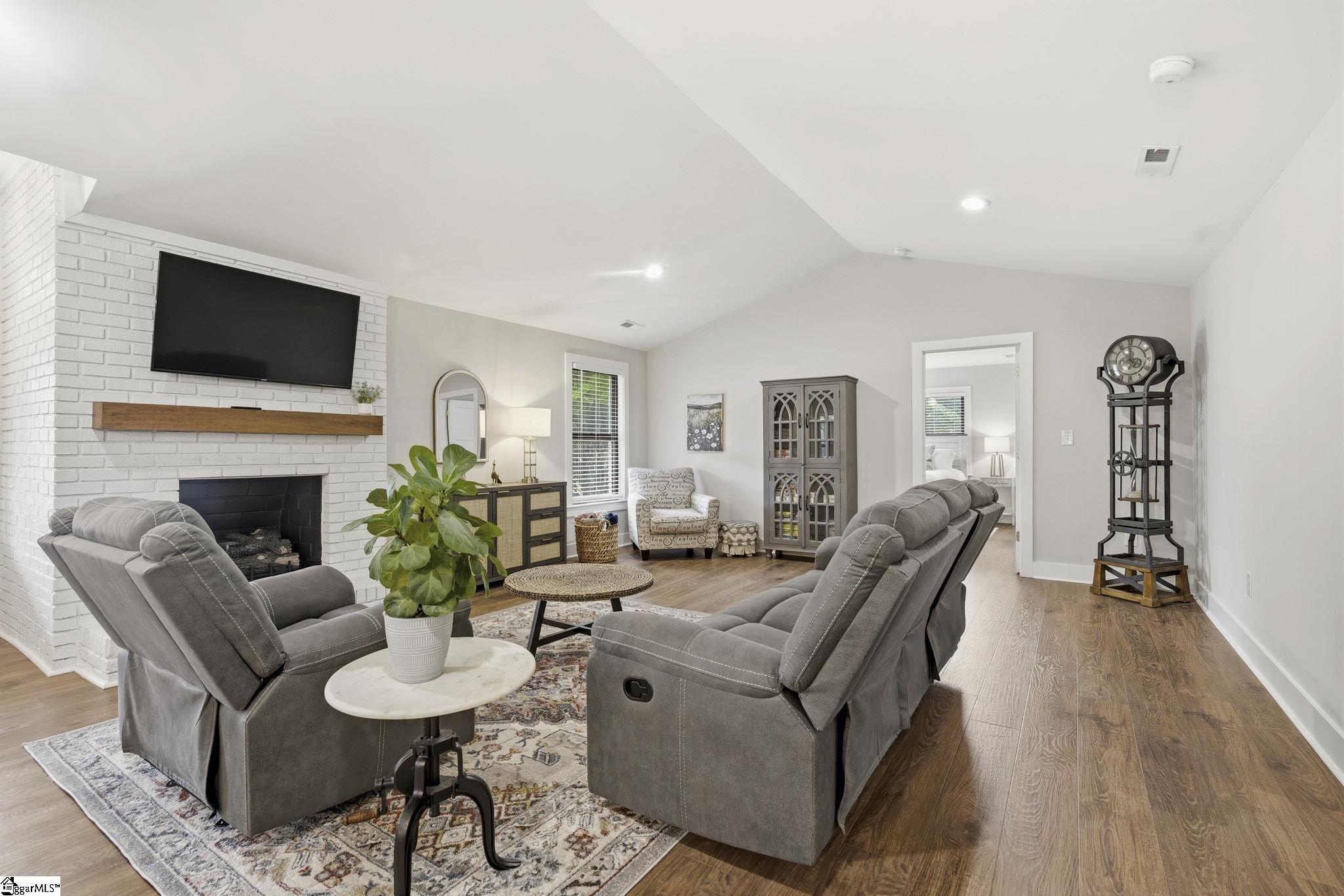 207 Oates Avenue Easley, SC 29640