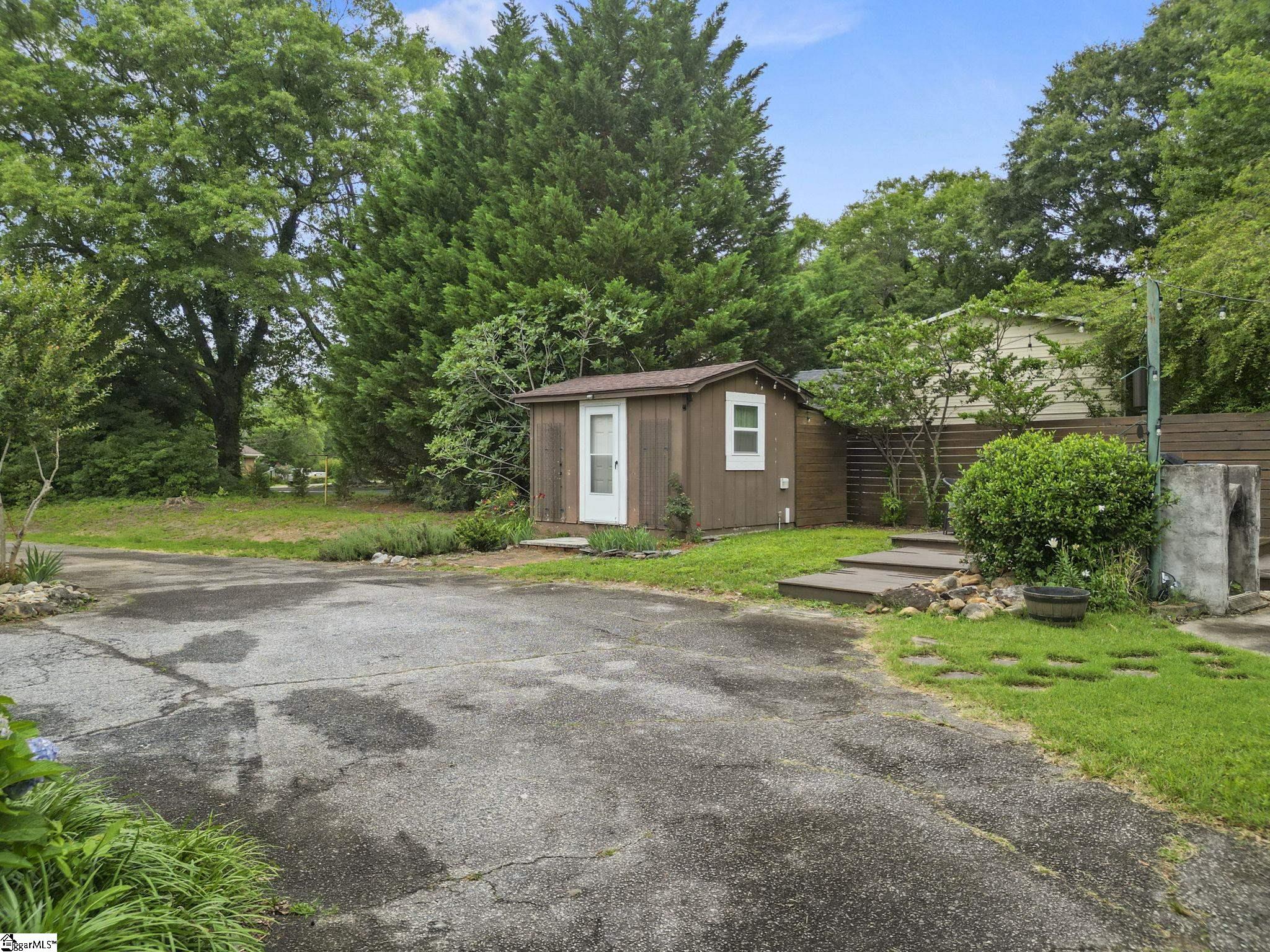 207 Oates Avenue Easley, SC 29640