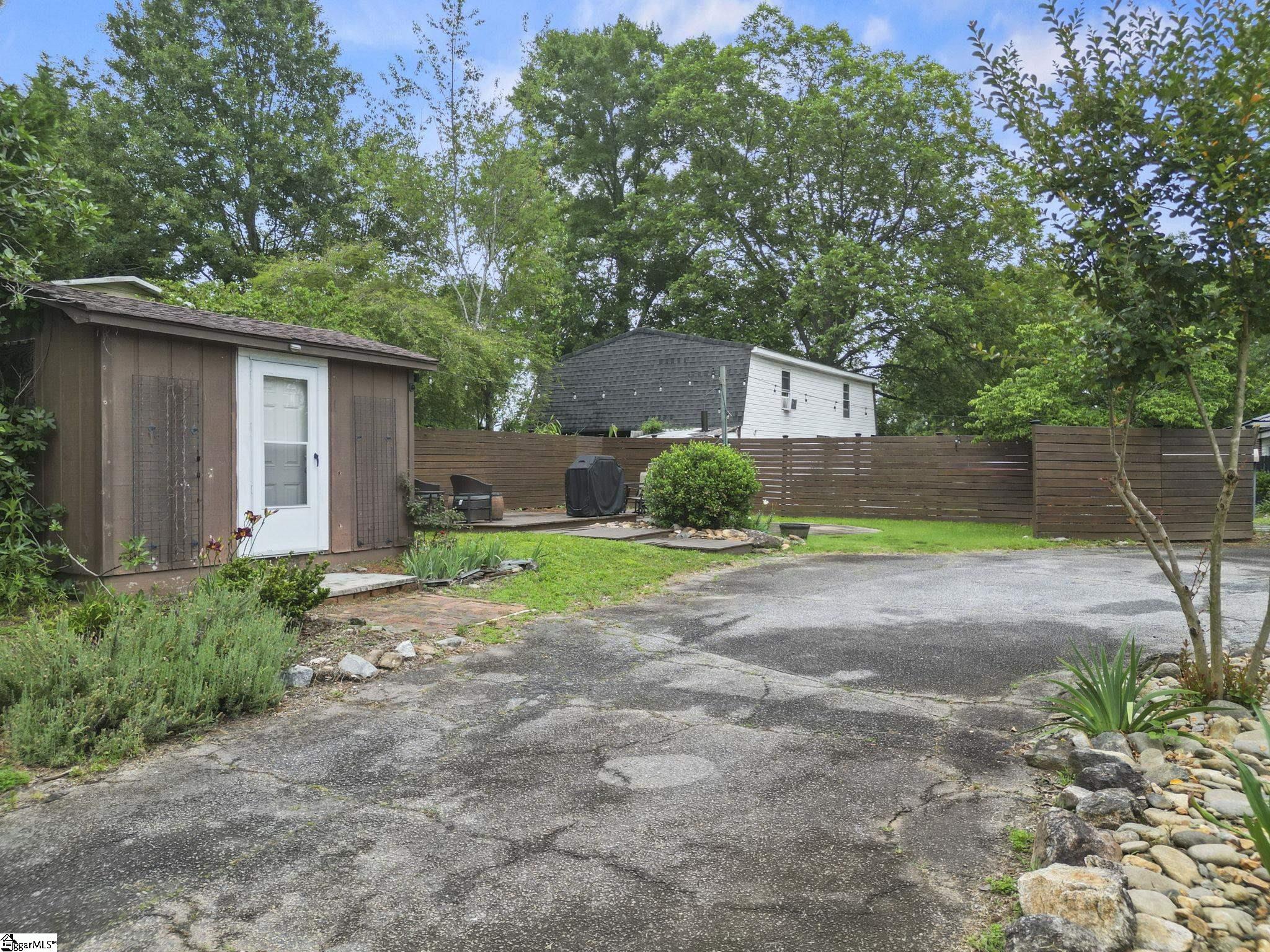 207 Oates Avenue Easley, SC 29640
