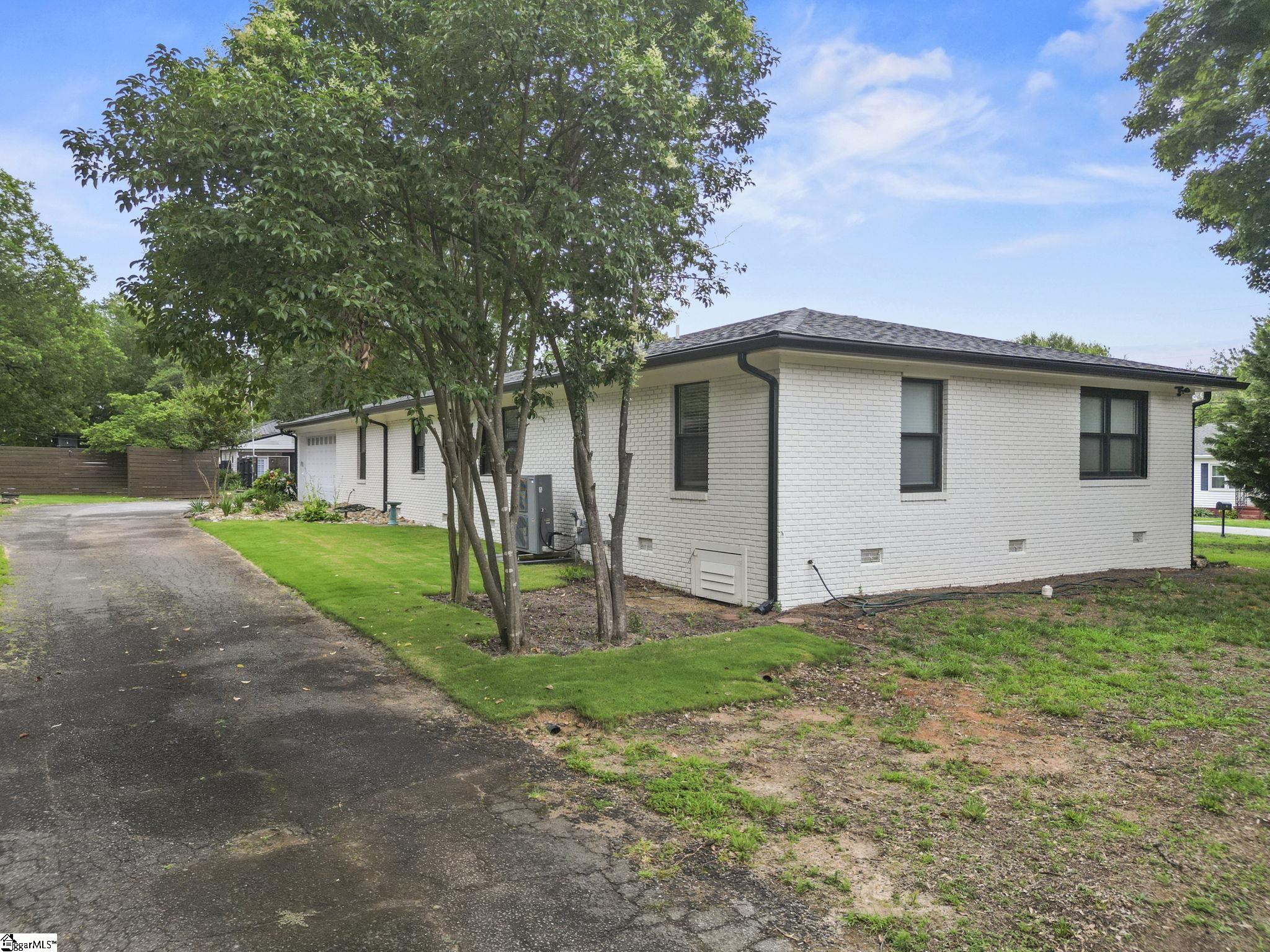 207 Oates Avenue Easley, SC 29640