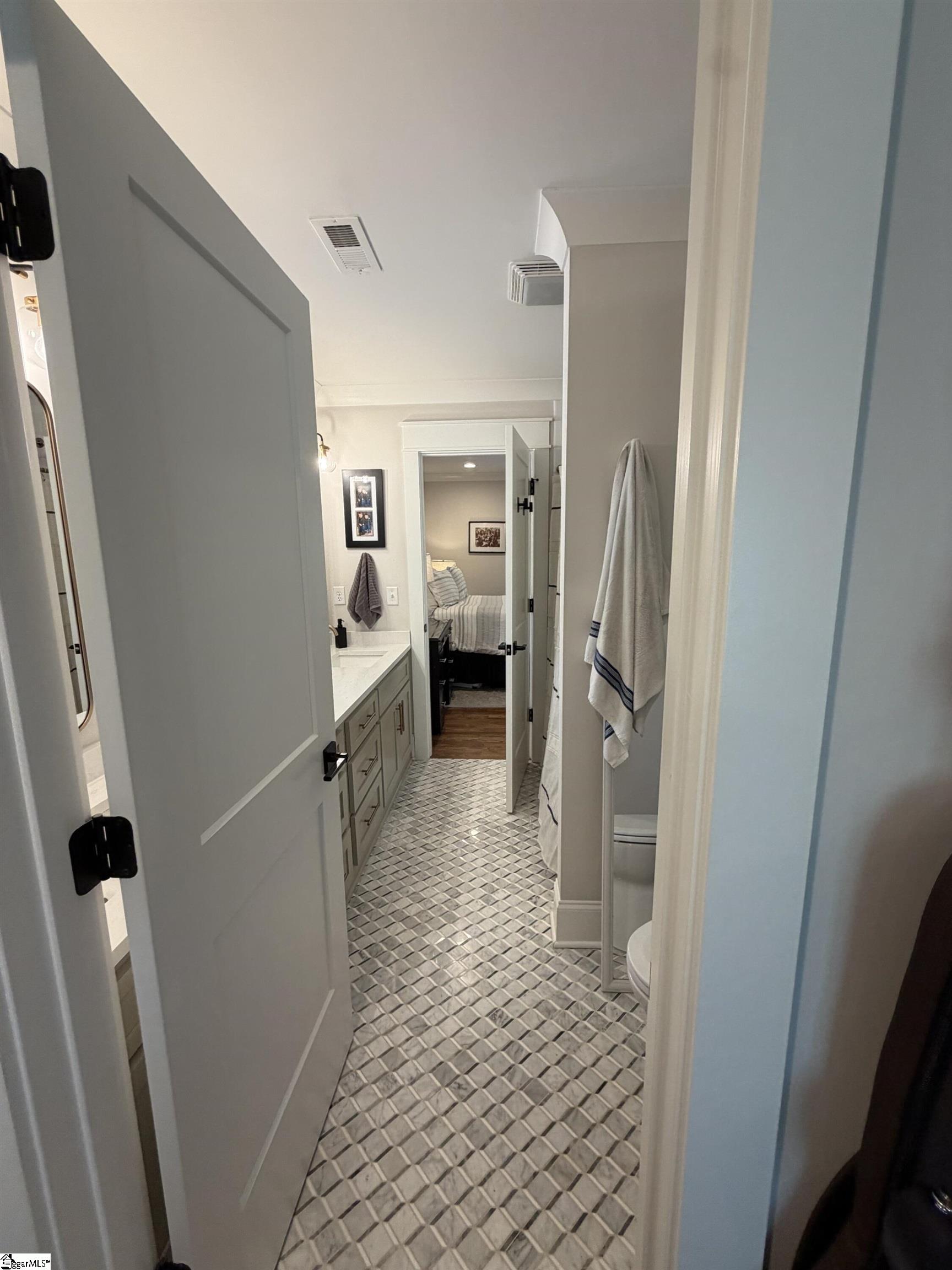 17 Pinehurst Drive Greenville, SC 29609-4737