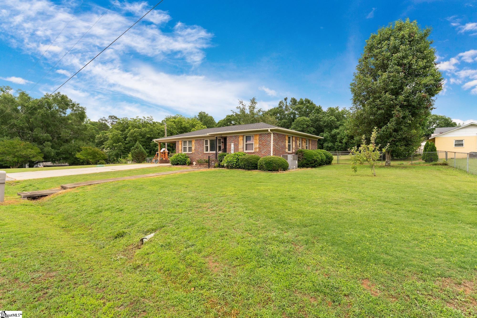 114 1st Street Central, SC 29630