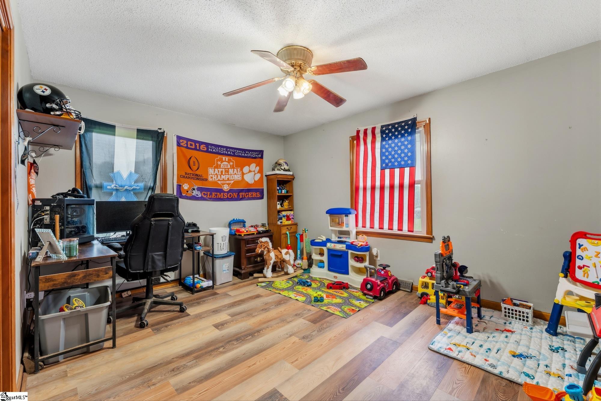 114 1st Street Central, SC 29630