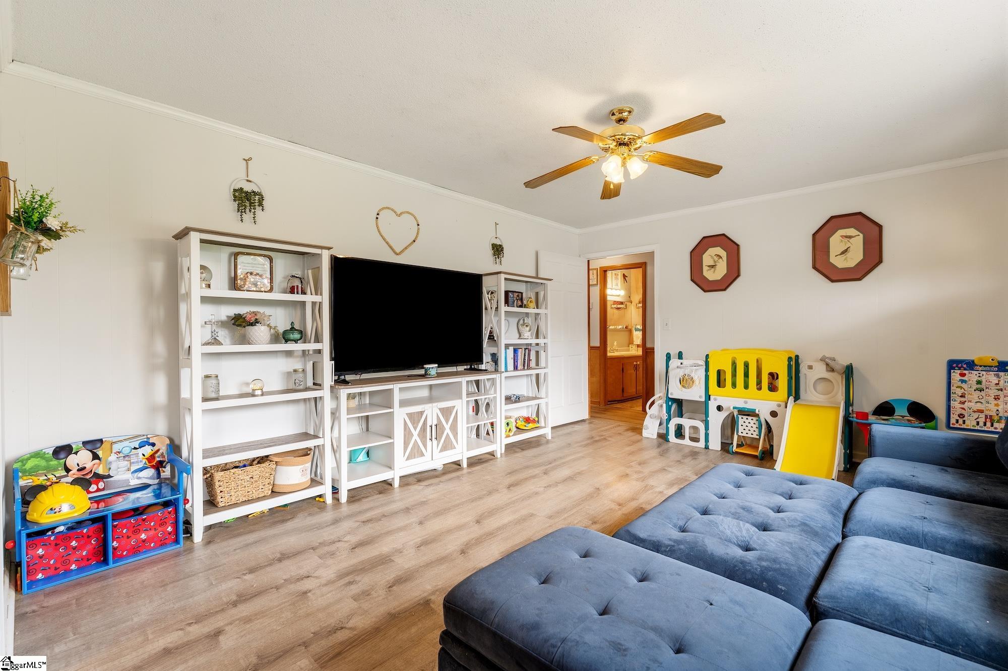 114 1st Street Central, SC 29630