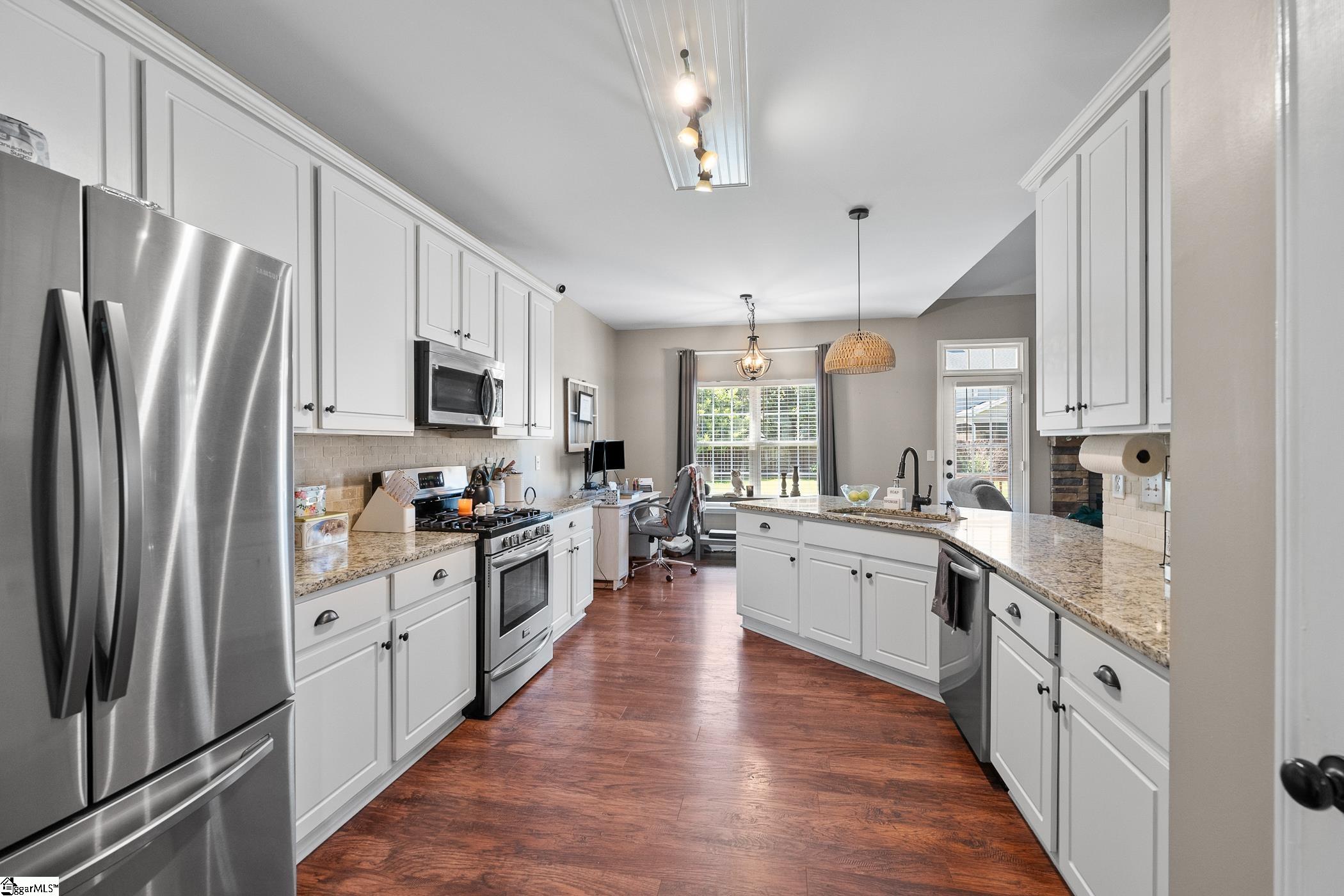 302 Crossvine Way Simpsonville, SC 29680-6864
