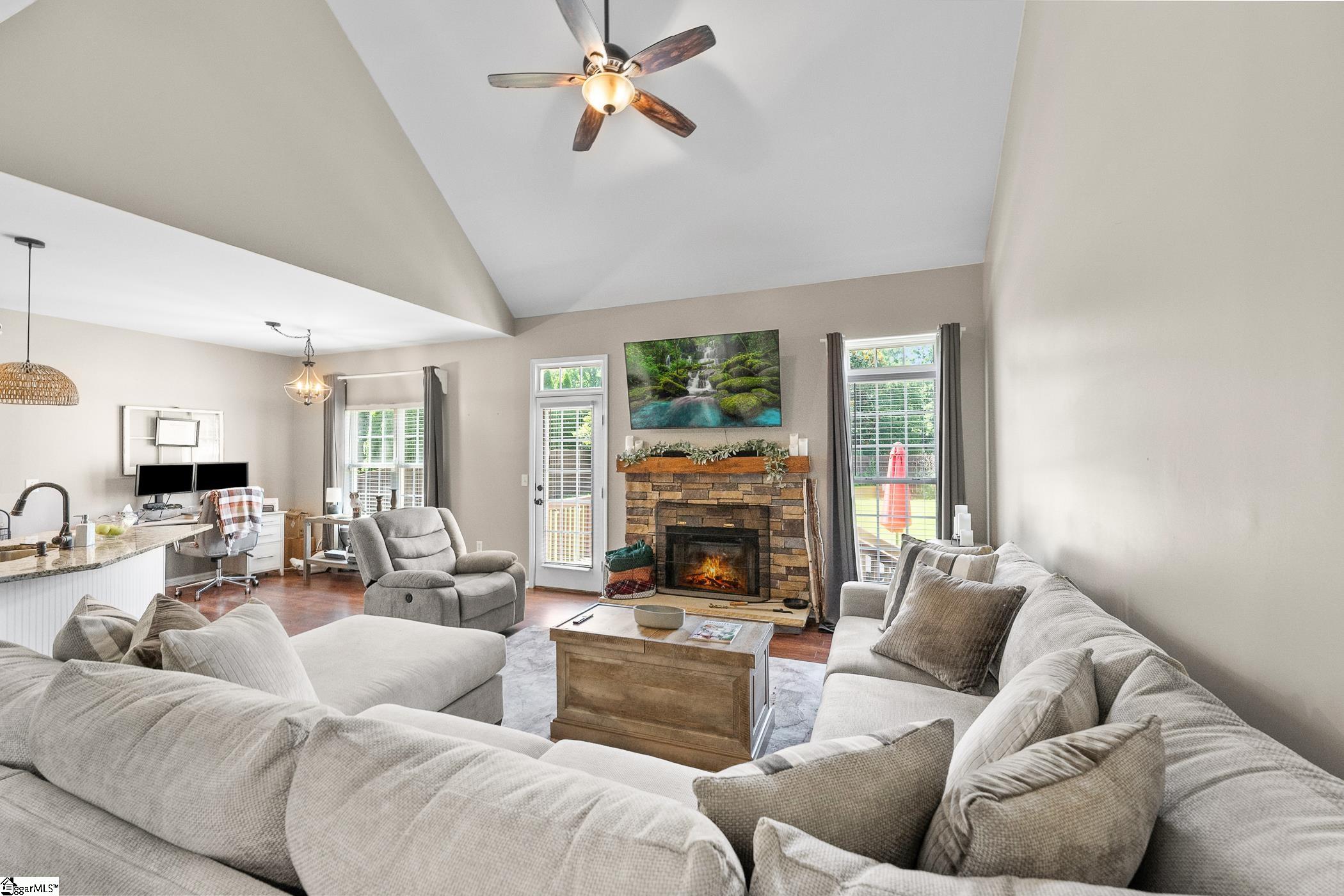 302 Crossvine Way Simpsonville, SC 29680-6864
