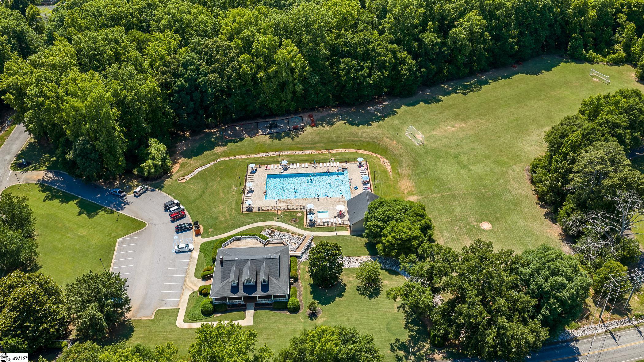 302 Crossvine Way Simpsonville, SC 29680-6864