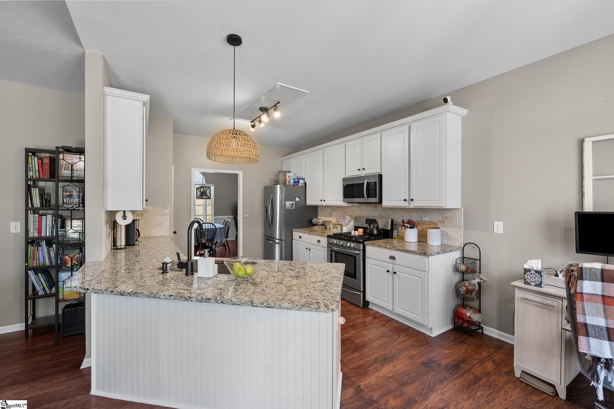 302 Crossvine Way Simpsonville, SC 29680-6864