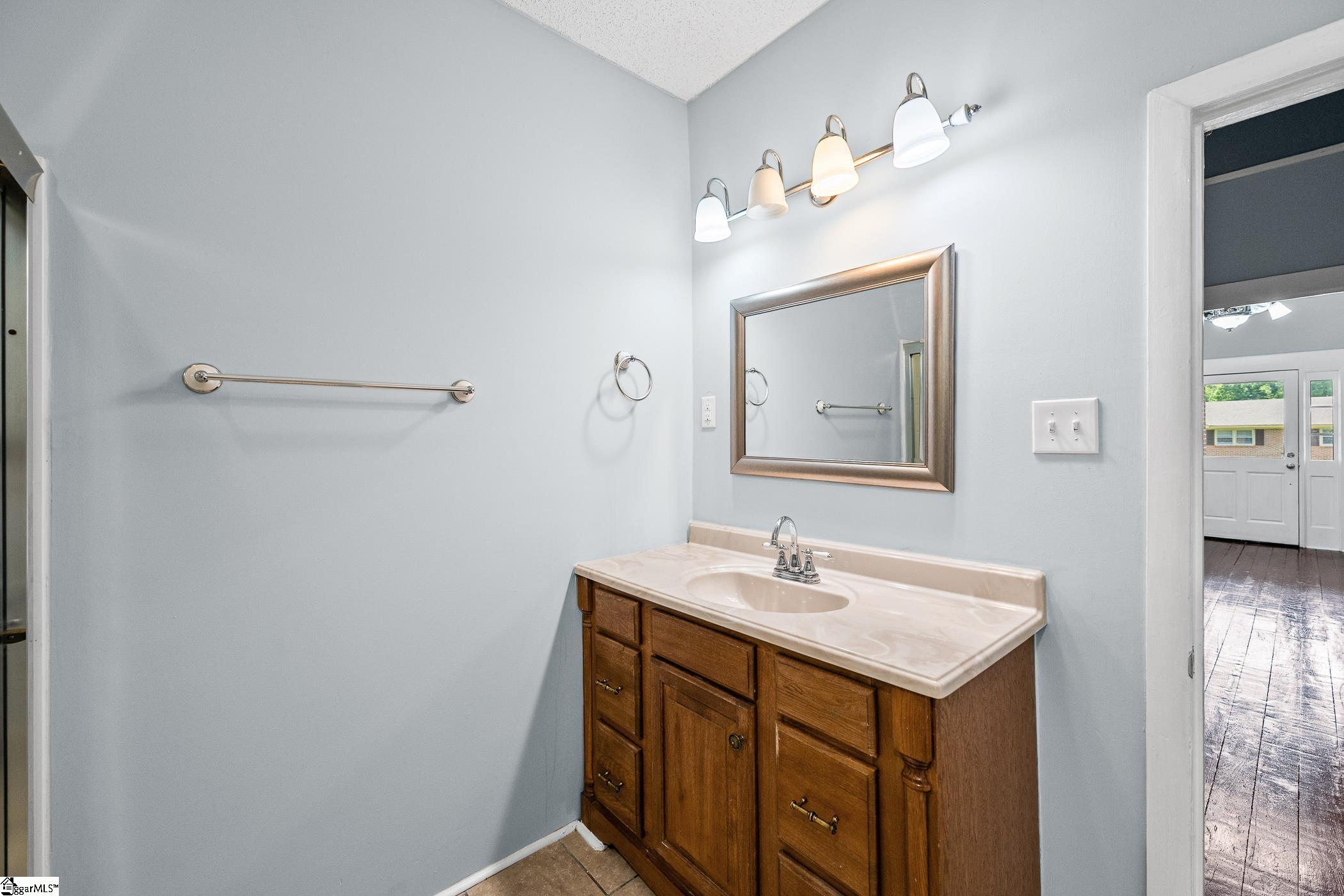 309 N Adair Street Clinton, SC 29325