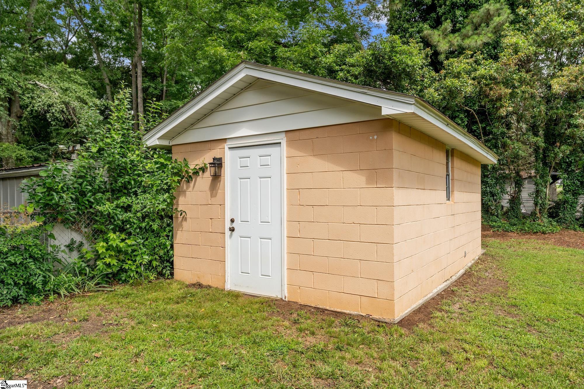 12 Dendy Street Pelzer, SC 29669