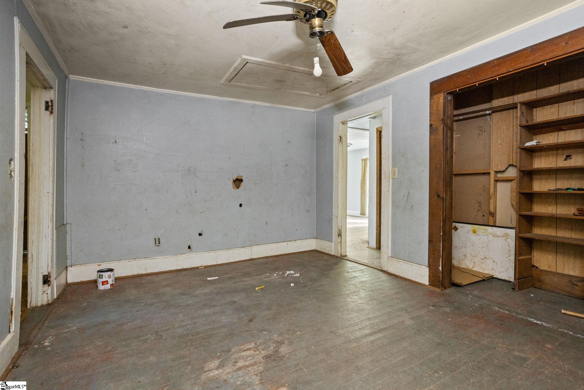 5 5th Avenue Greenville, SC 29609