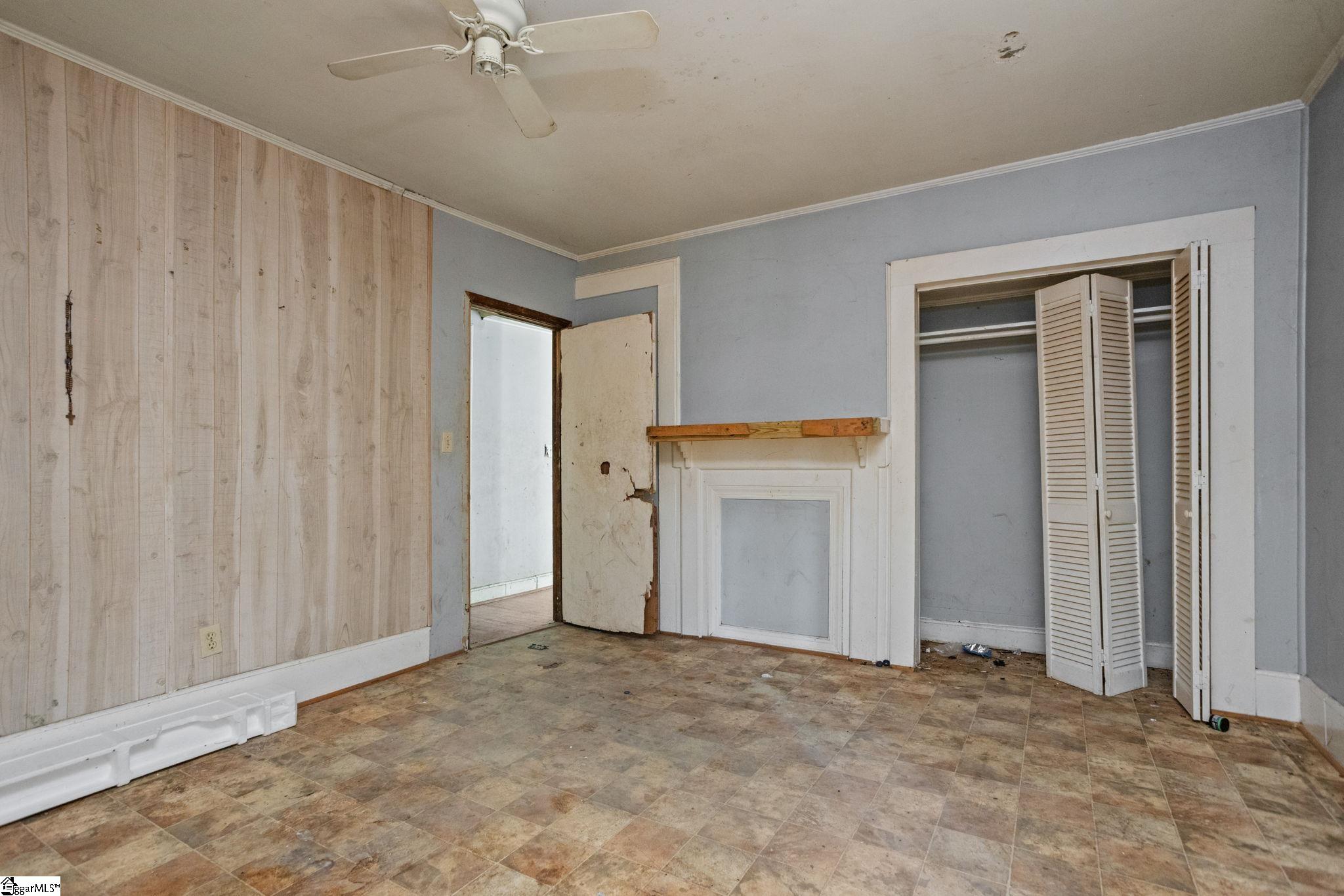 5 5th Avenue Greenville, SC 29609