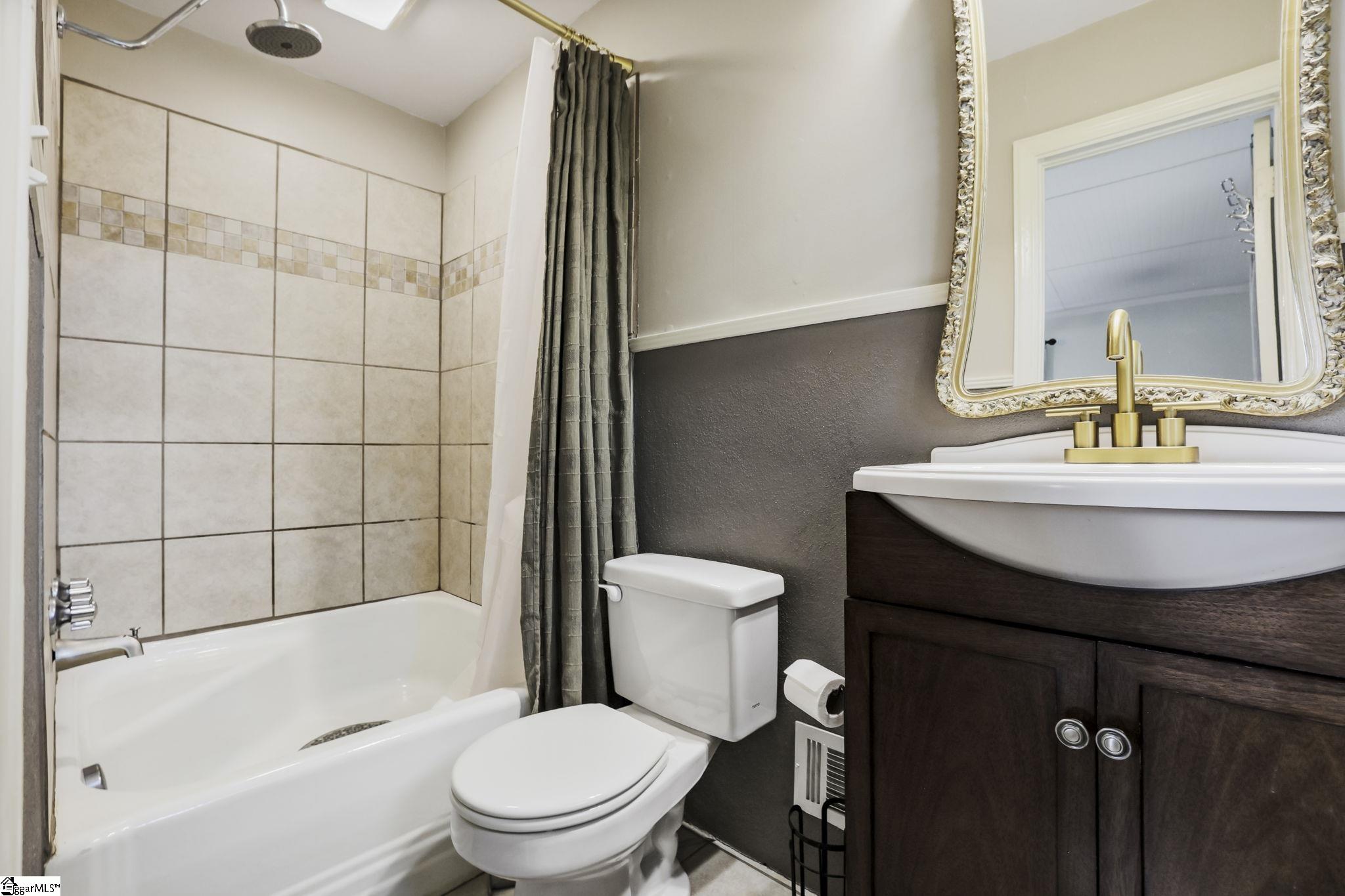 211 Grace Avenue Easley, SC 29640