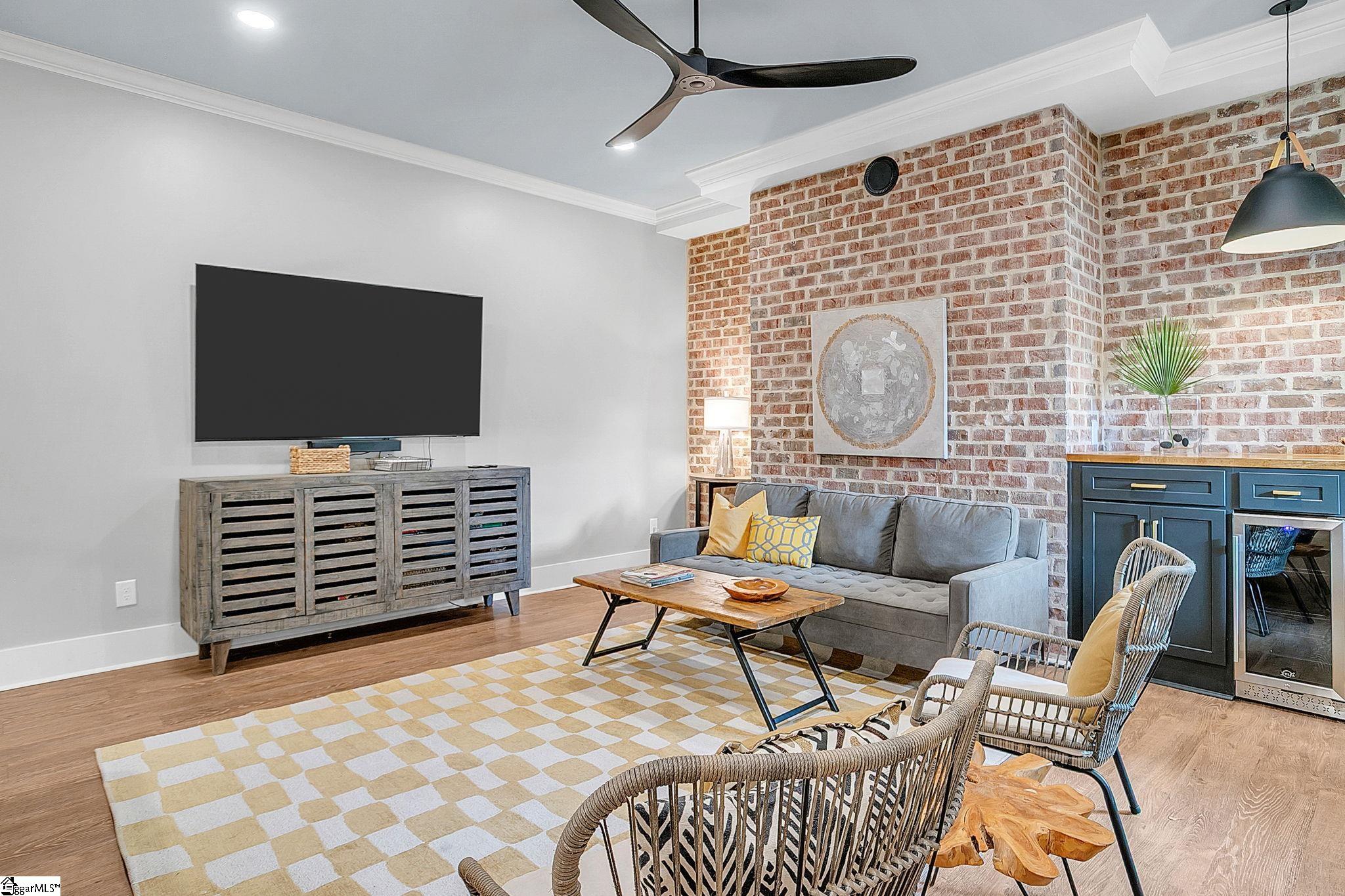 1 Waccamaw Avenue Greenville, SC 29605