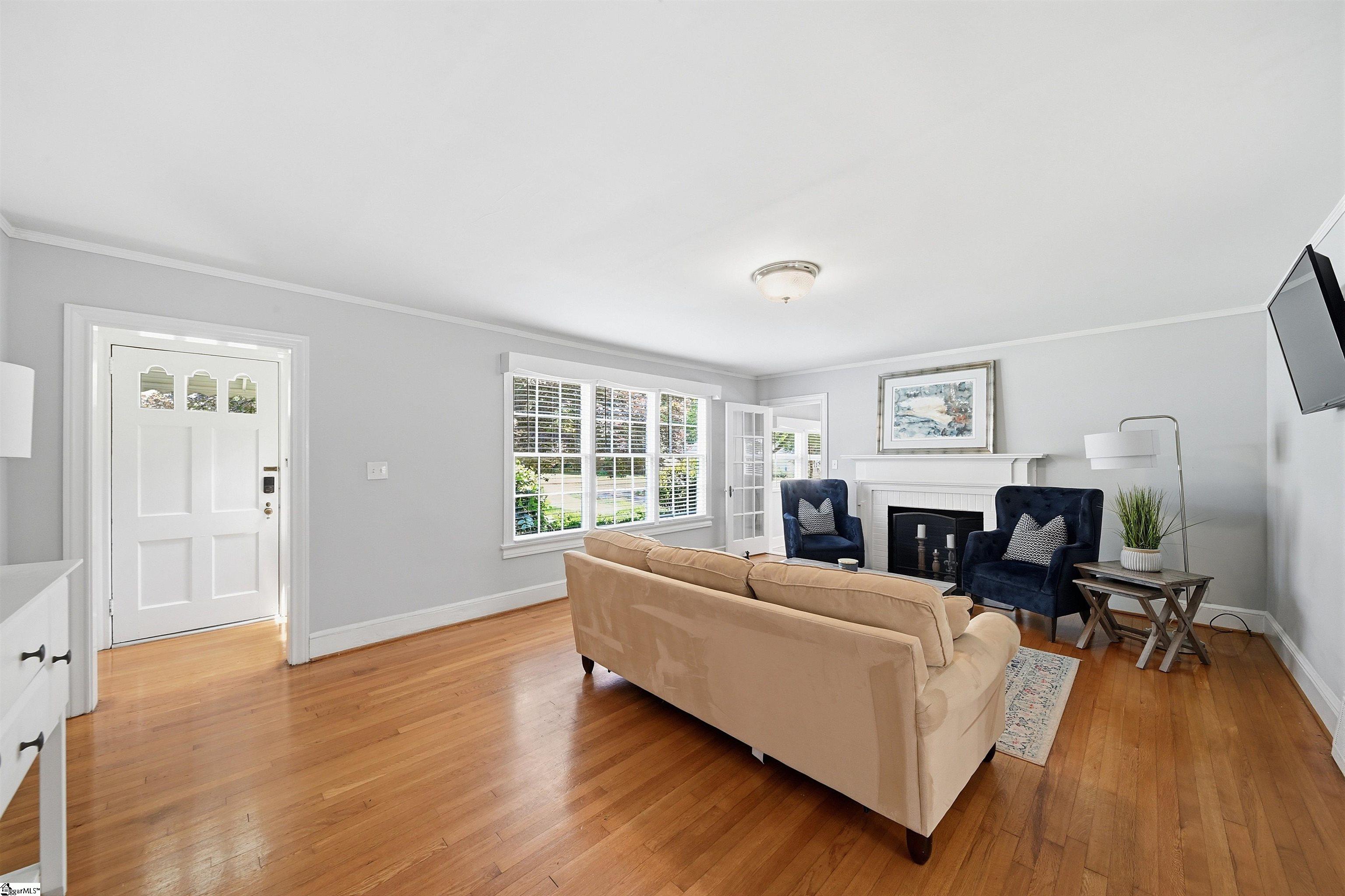 8 Northwood Avenue Greenville, SC 29609