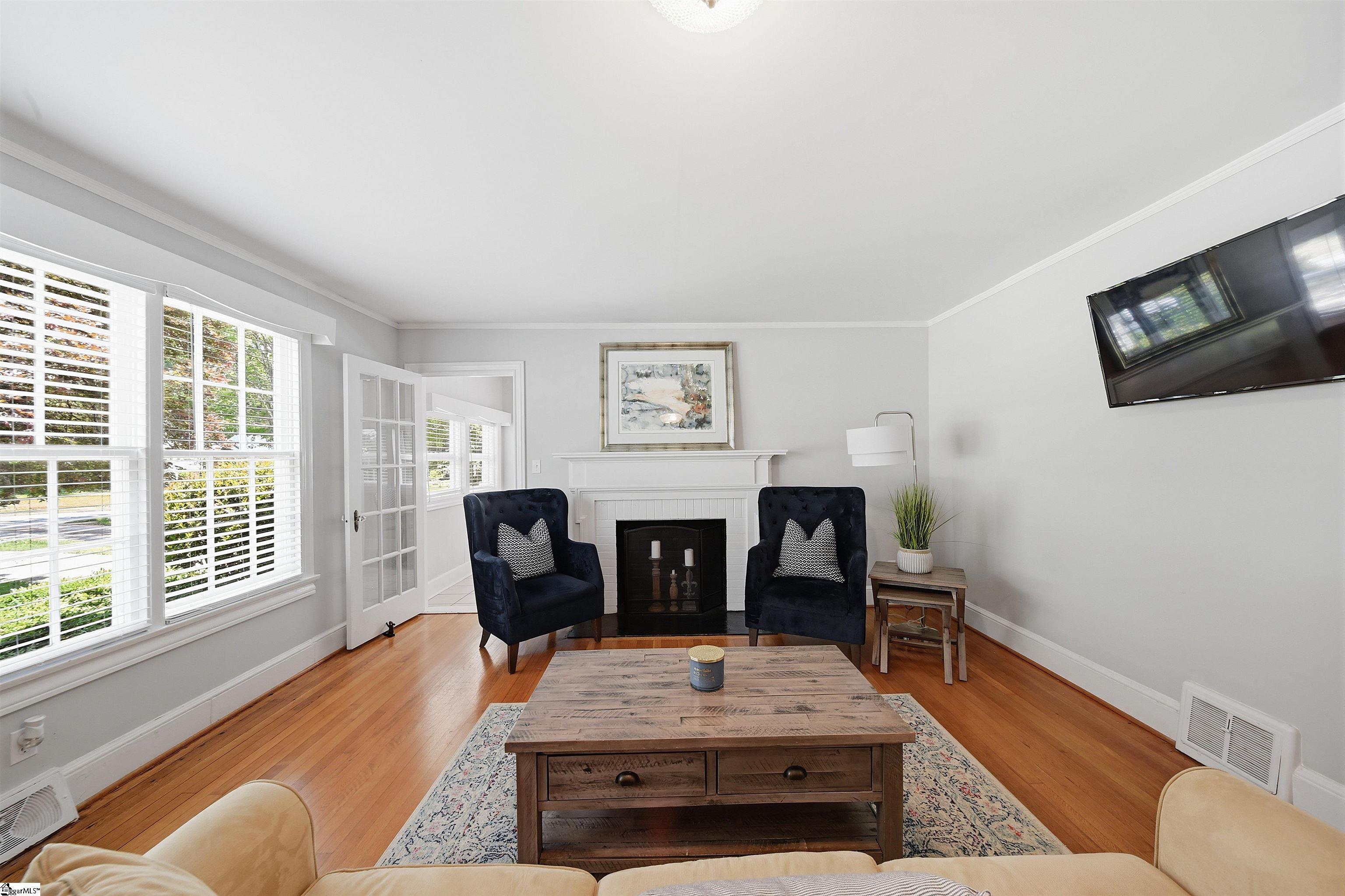 8 Northwood Avenue Greenville, SC 29609