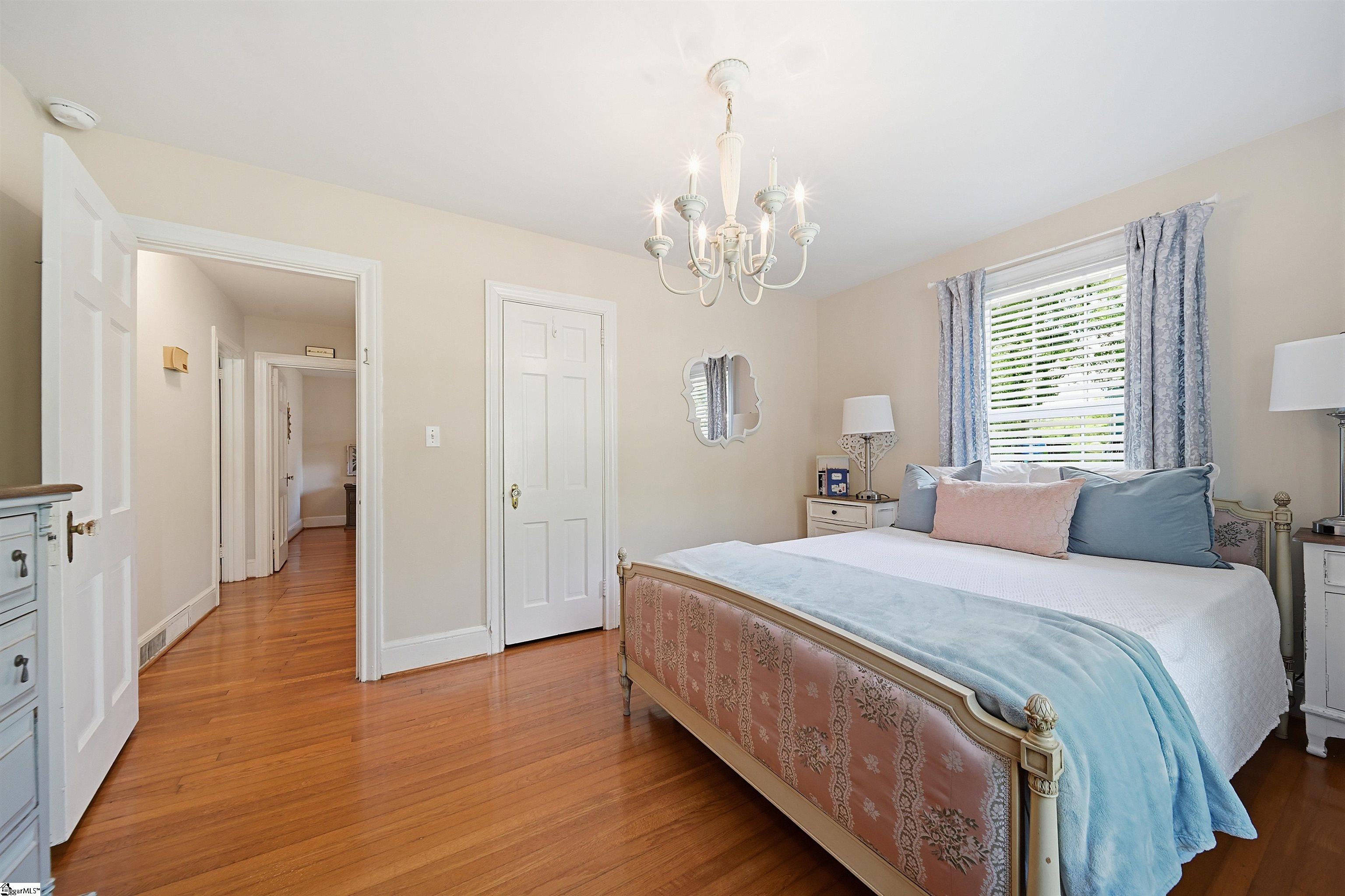 8 Northwood Avenue Greenville, SC 29609