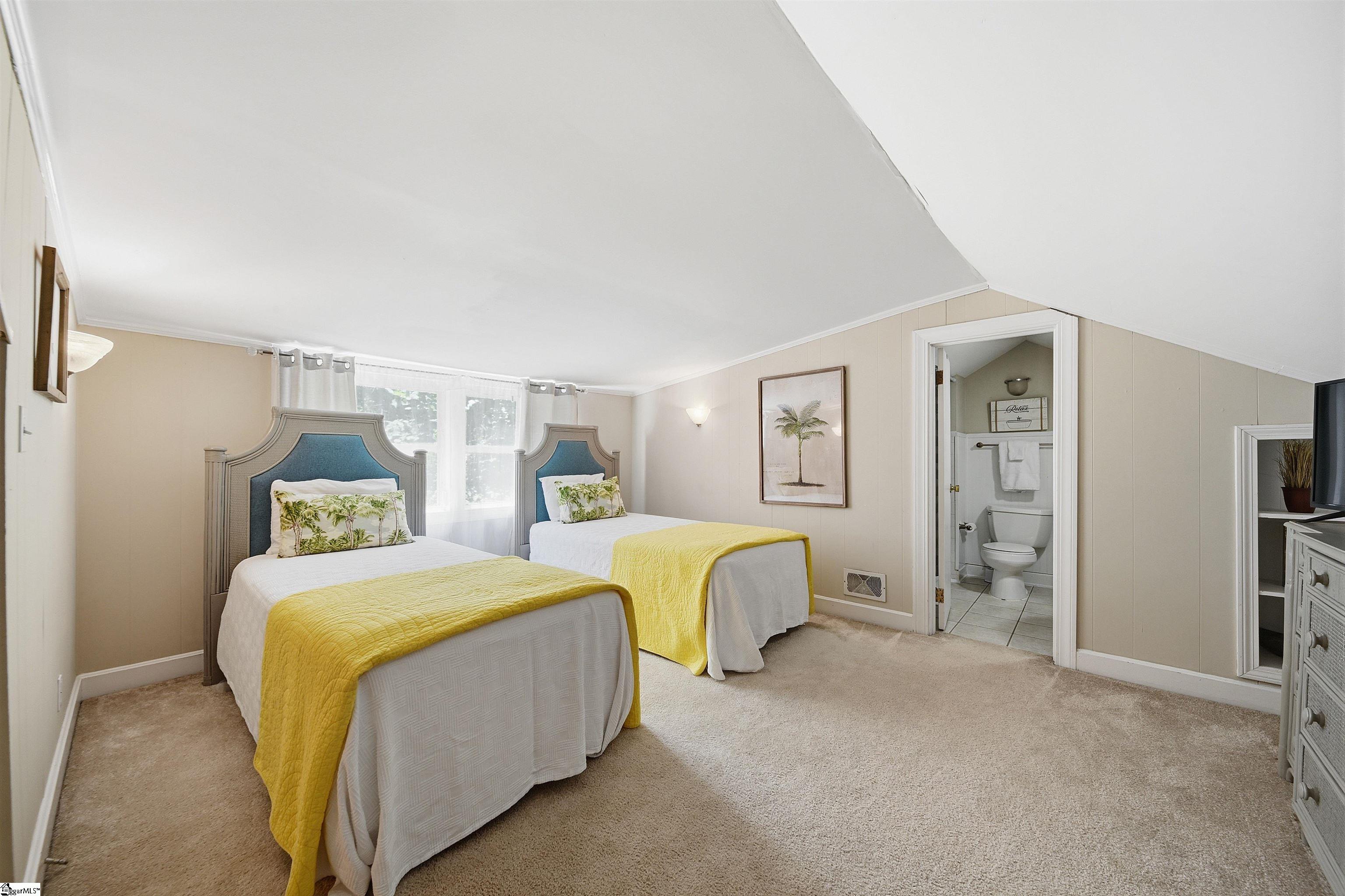 8 Northwood Avenue Greenville, SC 29609