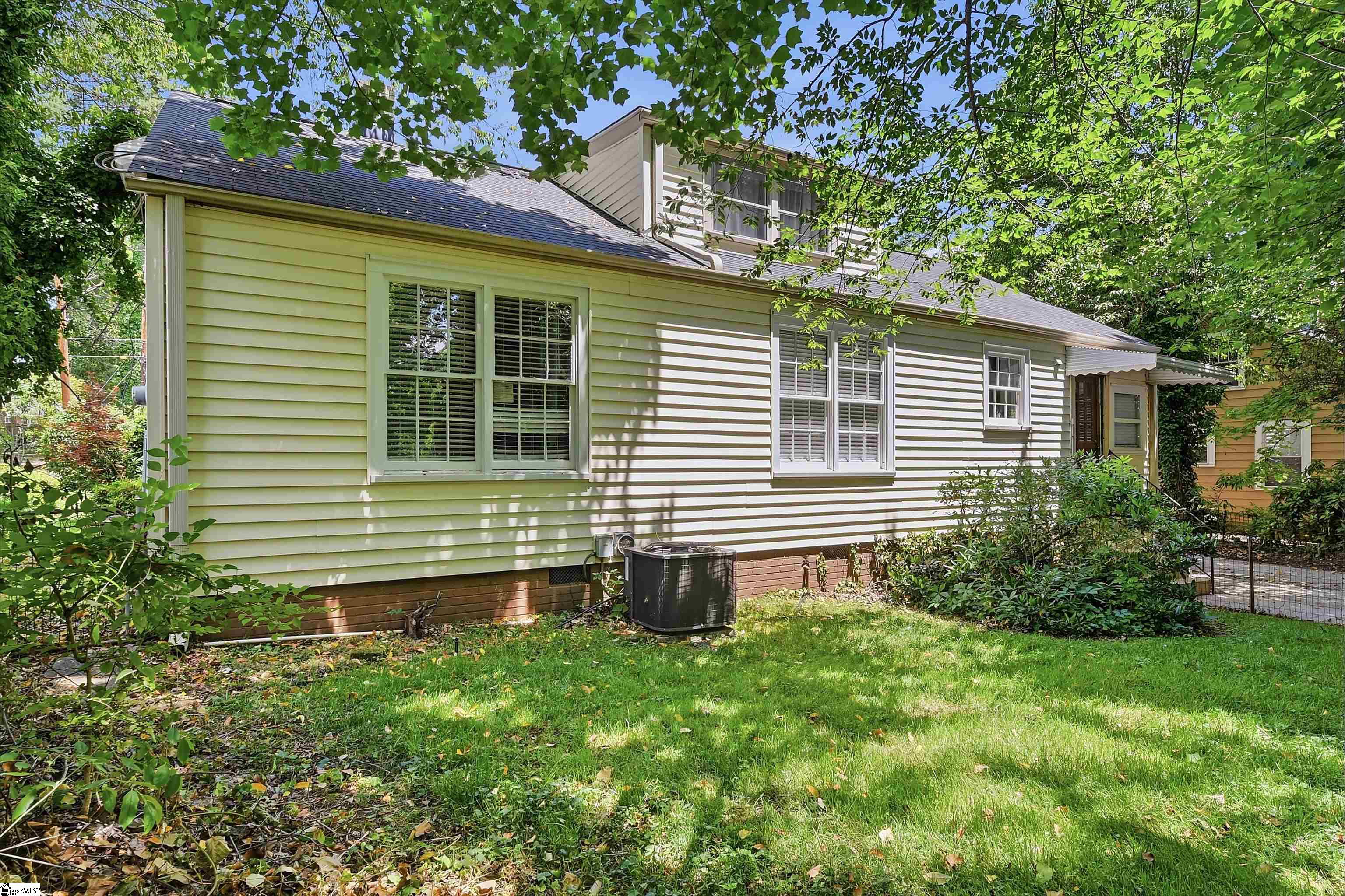 8 Northwood Avenue Greenville, SC 29609