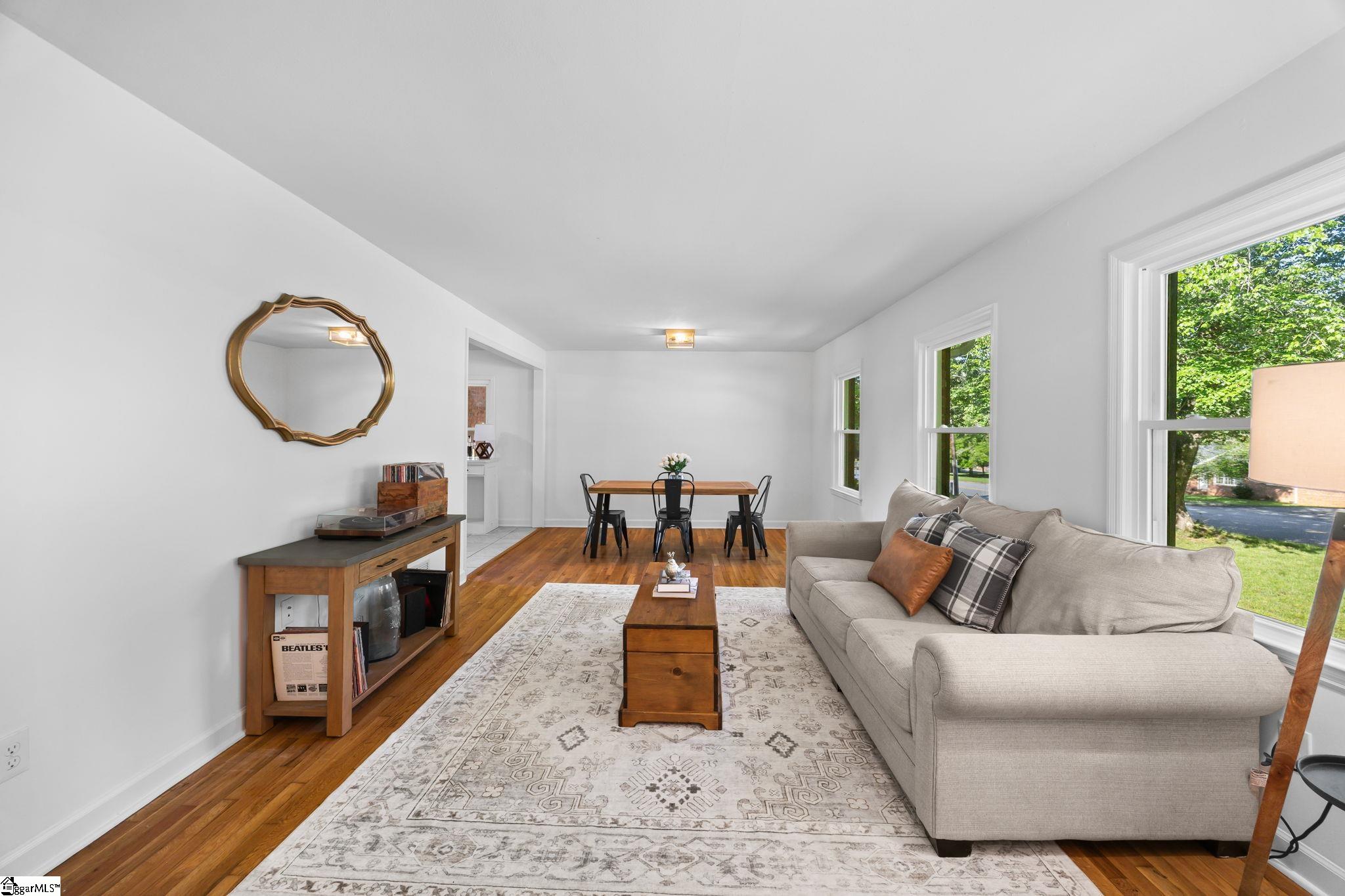 737 Lucerne Drive Spartanburg, SC 29302