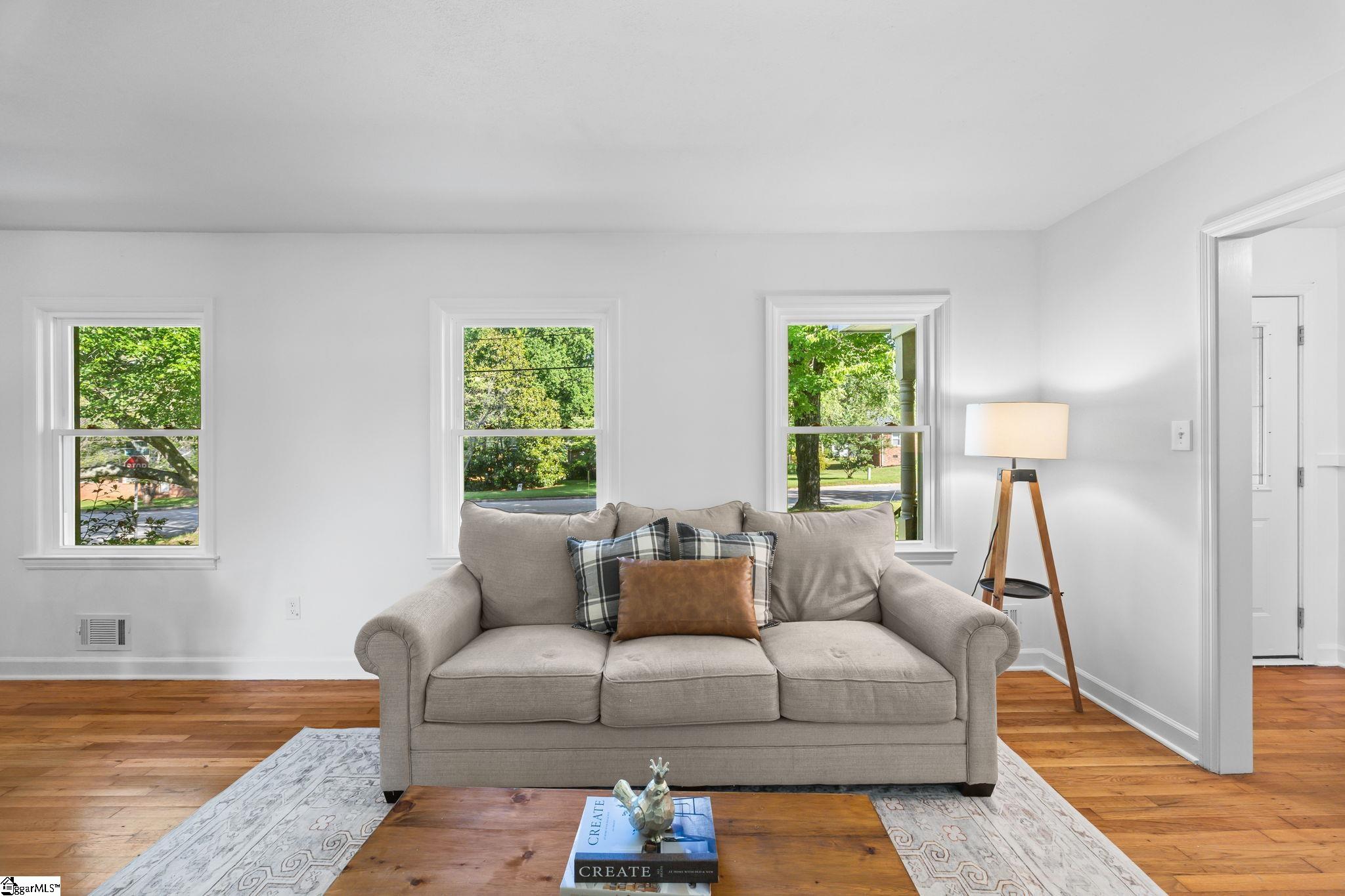 737 Lucerne Drive Spartanburg, SC 29302