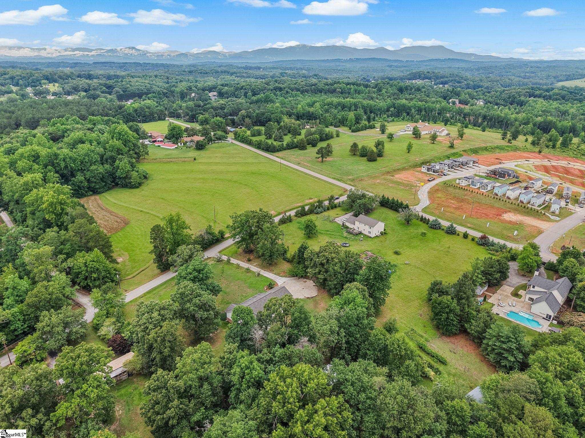 868 Bulls Road Taylors, SC 29687