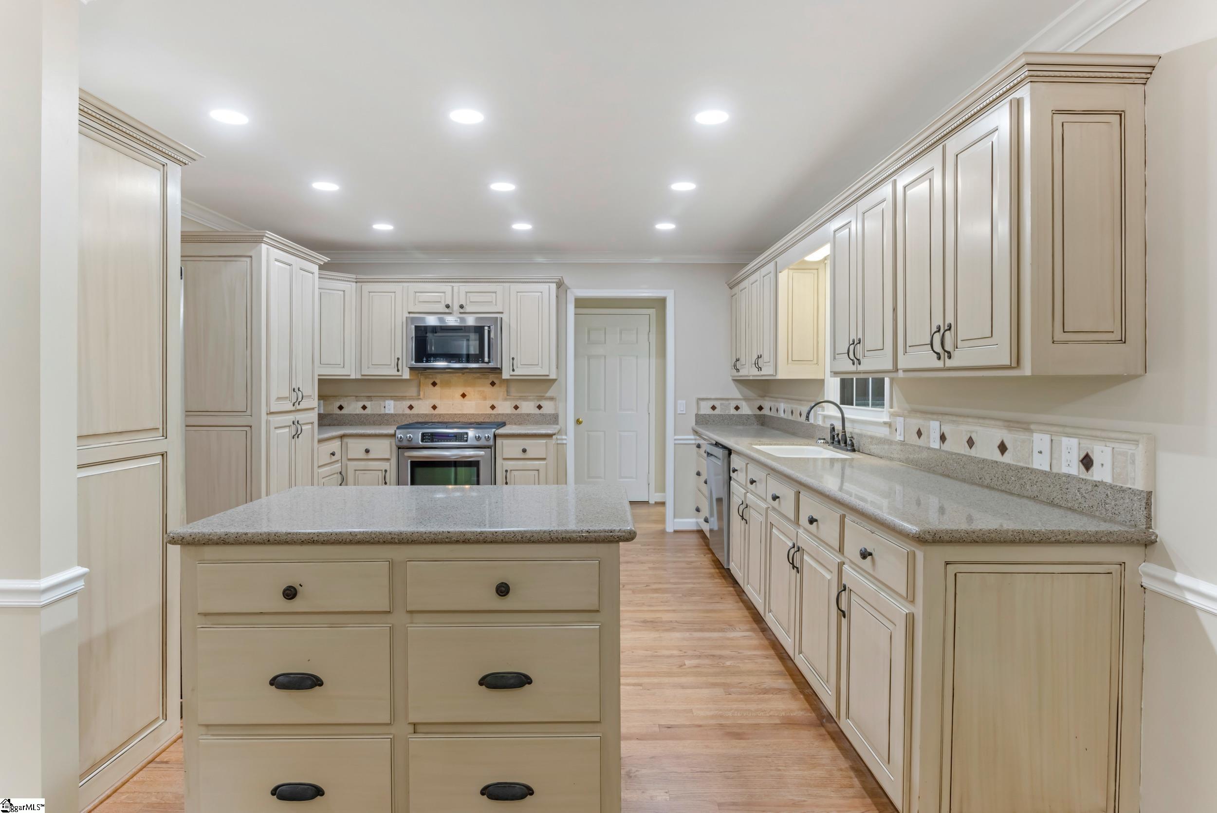 100 Moss Creek Court Greenville, SC 29609
